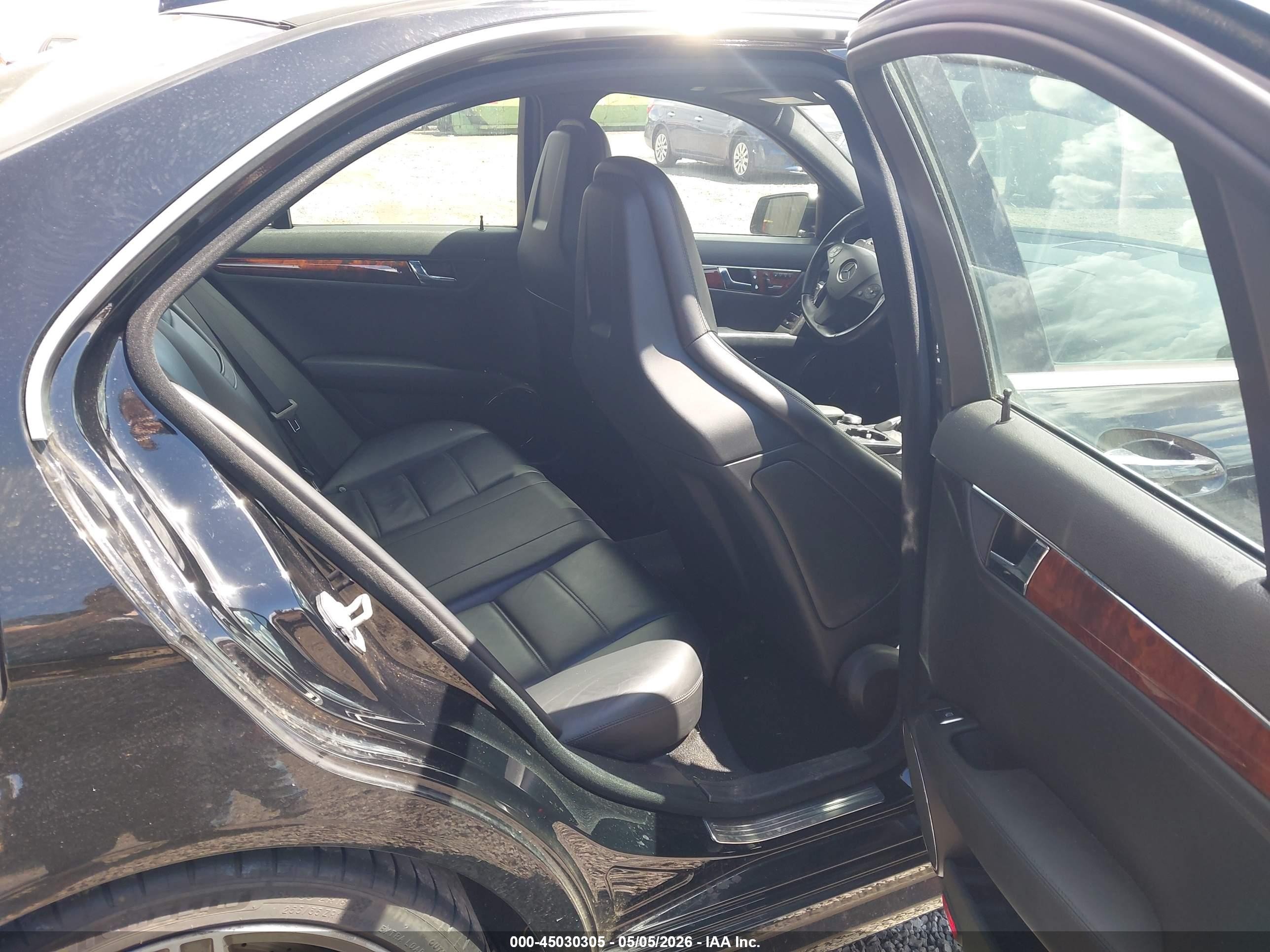 2011 Mercedes-benz Amg C 63   Black vin: WDDGF7HB6BF649092
