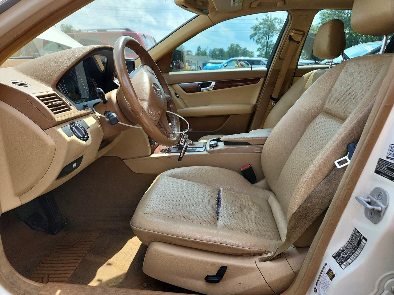 2008 Mercedes-benz C 300 4matic White vin: WDDGF81X08F085573