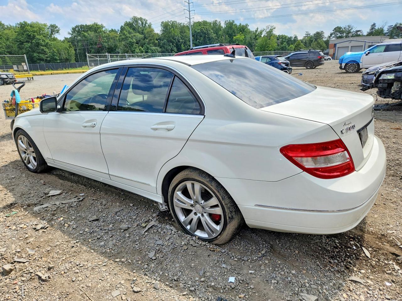 2008 Mercedes-benz C 300 4matic White vin: WDDGF81X08F085573
