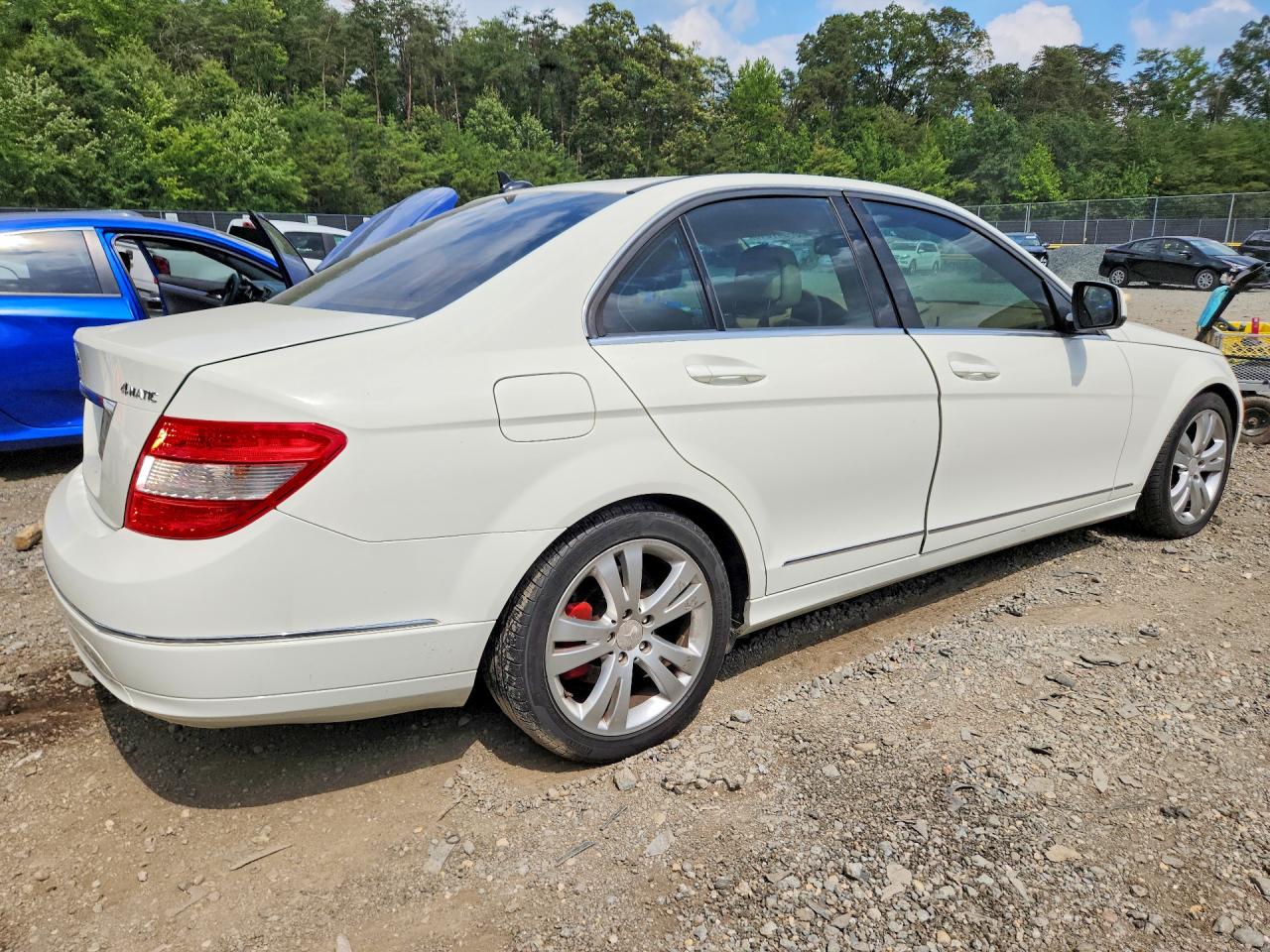 2008 Mercedes-benz C 300 4matic White vin: WDDGF81X08F085573