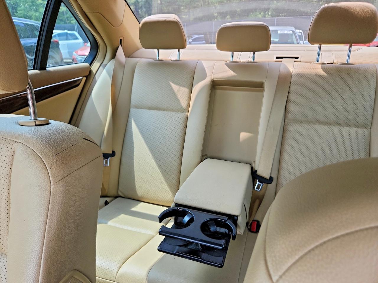 2008 Mercedes-benz C 300 4matic White vin: WDDGF81X08F085573