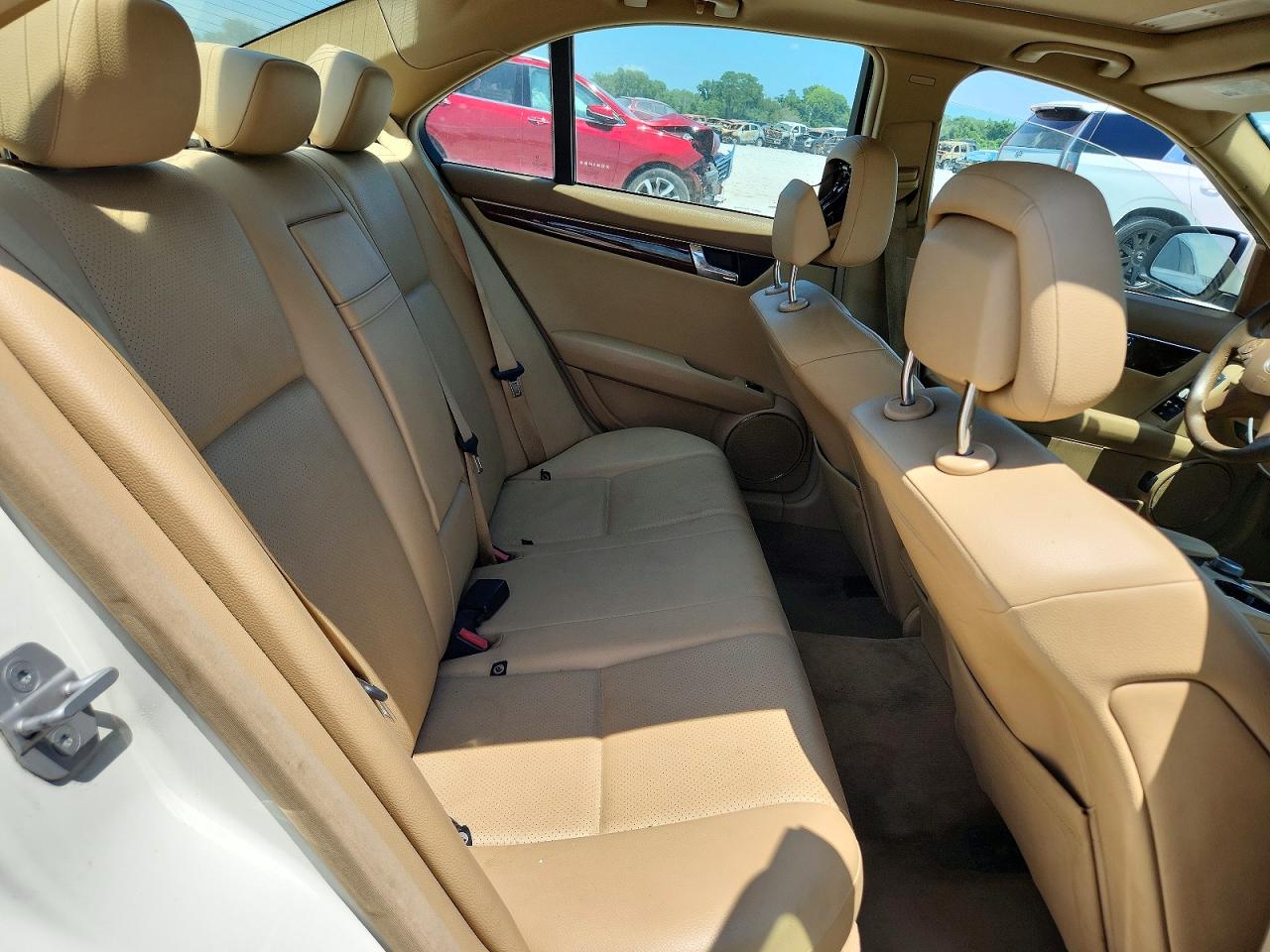 2008 Mercedes-benz C 300 4matic White vin: WDDGF81X08F112061