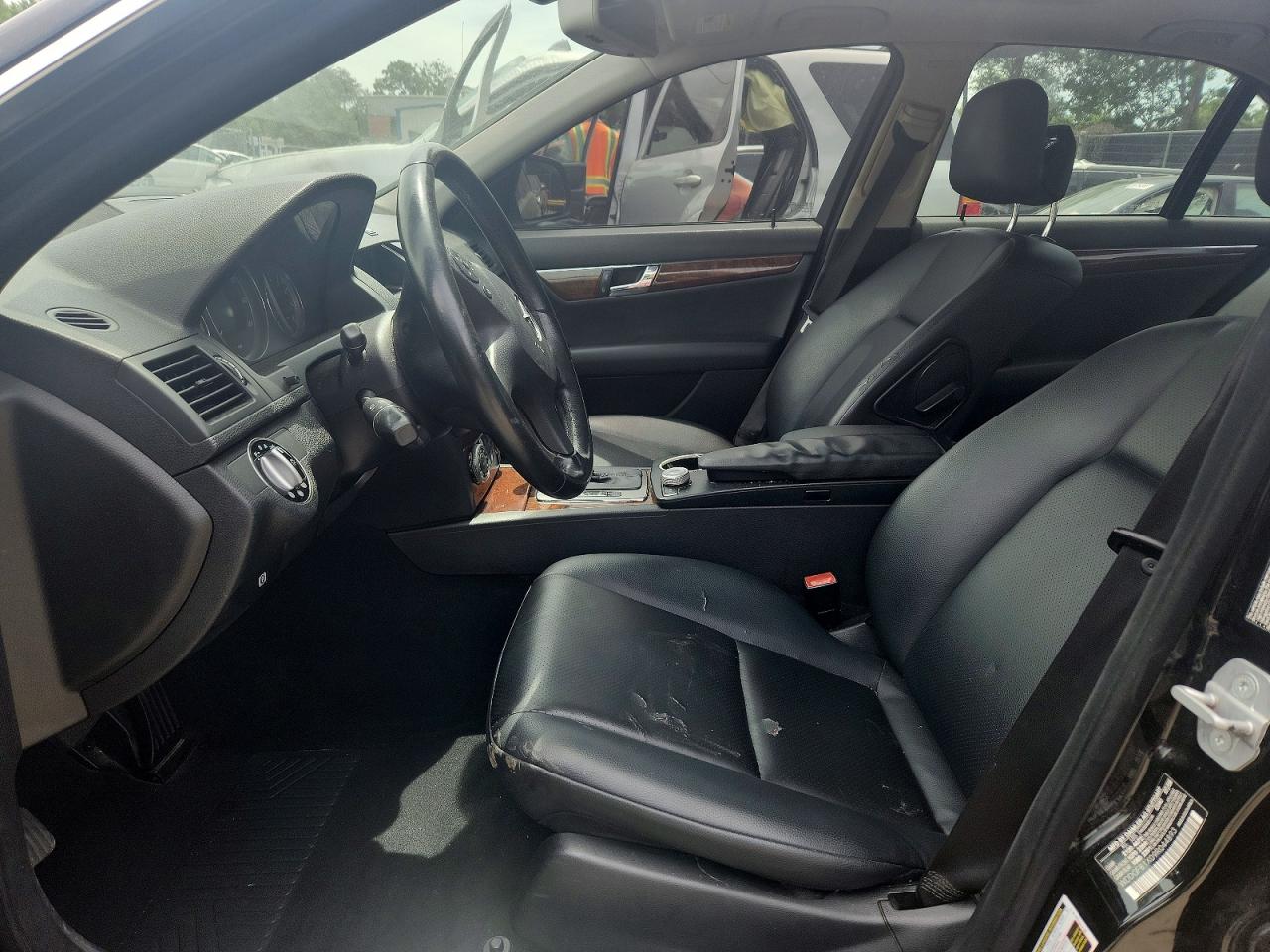 2009 Mercedes-benz C-class C300 Luxury Black vin: WDDGF81X09R044893