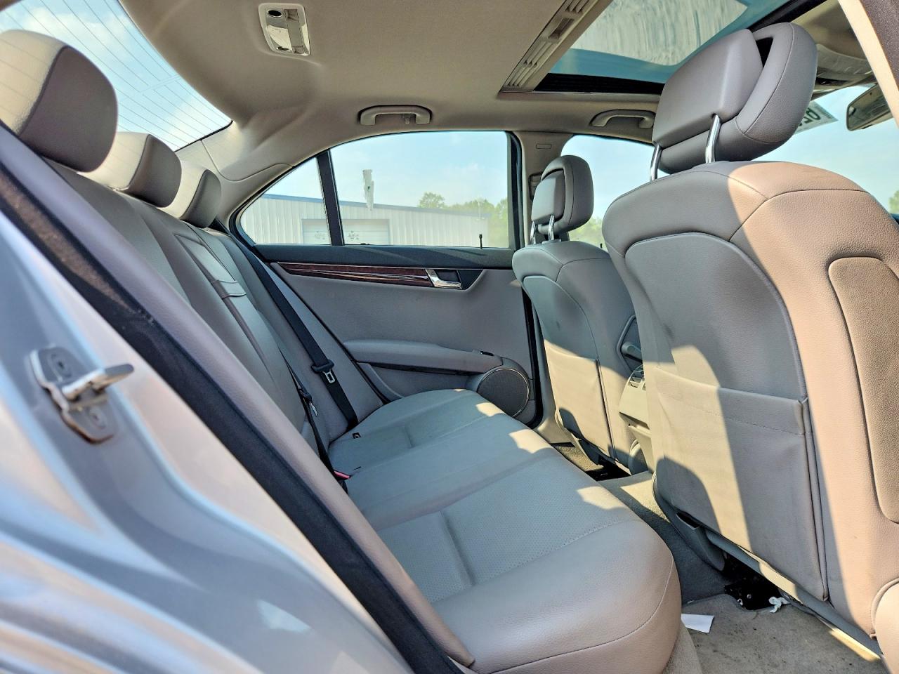 2008 Mercedes-benz C 300 4matic Silver vin: WDDGF81X18F060357
