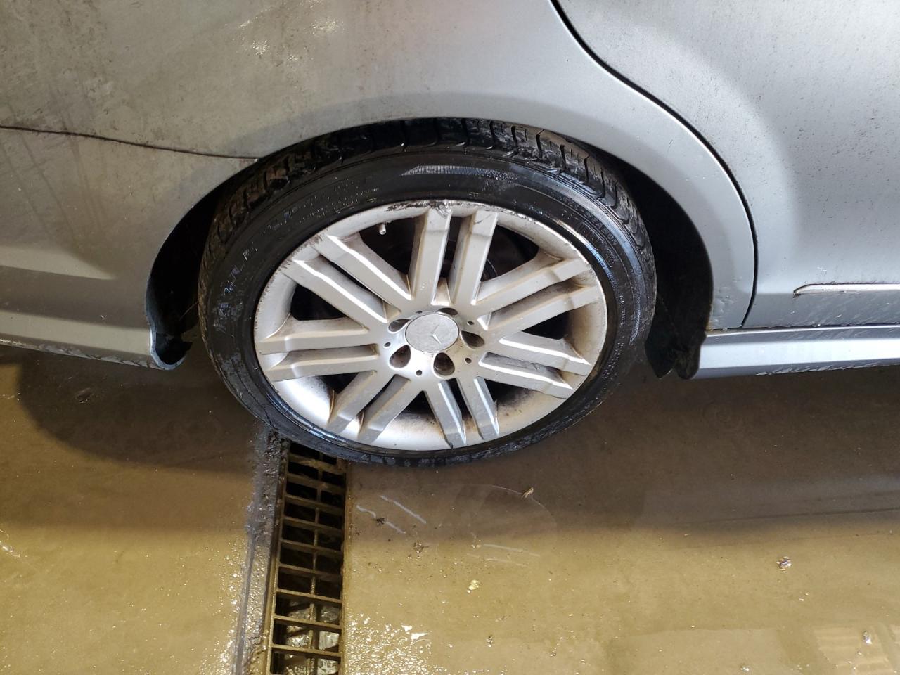 2008 Mercedes-benz C 300 4matic Silver vin: WDDGF81X18F180031 Damage: Right Rear Wheel, Curb Rash, > 12 Inches