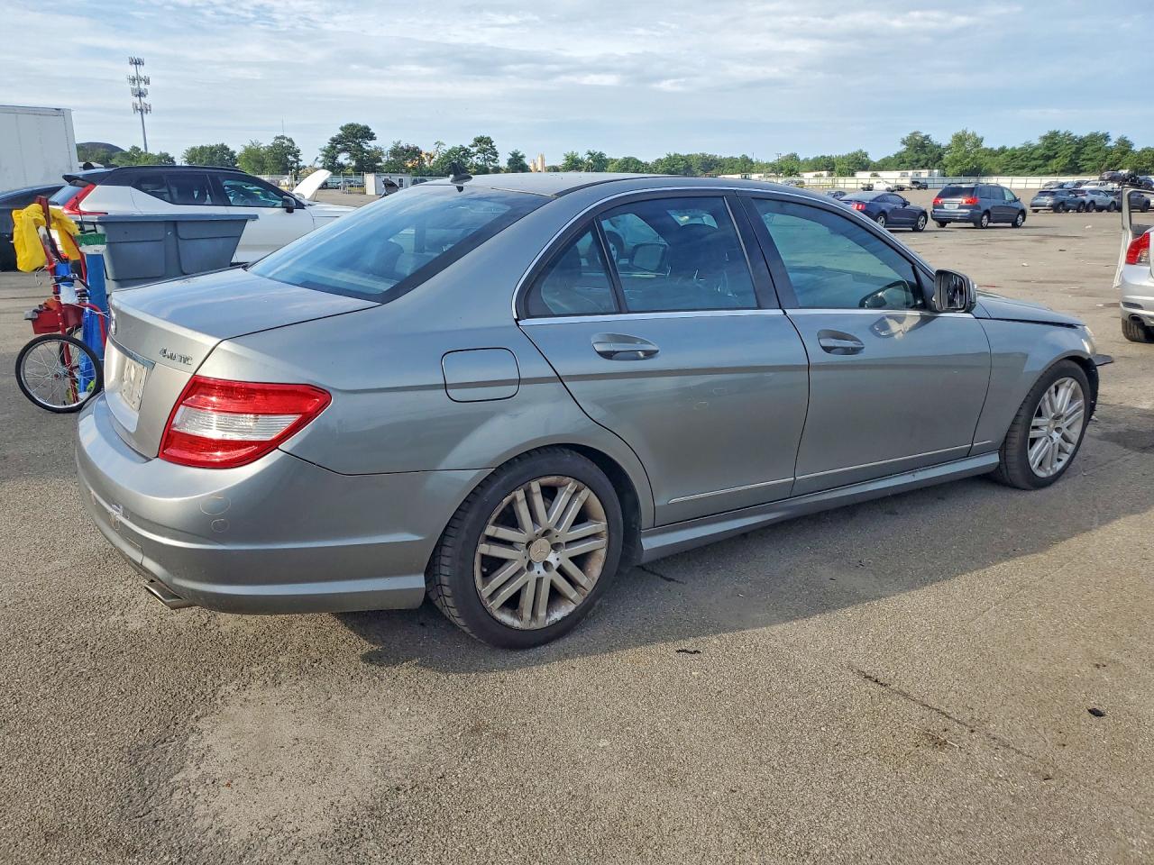 2009 Mercedes-benz C 300 4matic Silver vin: WDDGF81X19F198207