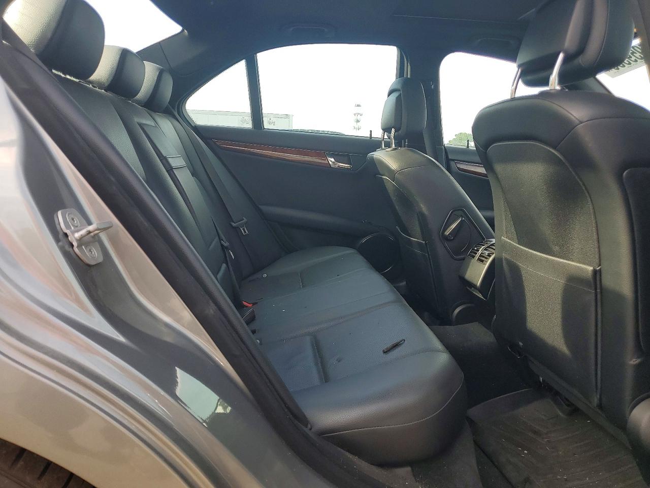 2009 Mercedes-benz C 300 4matic Silver vin: WDDGF81X19F198207