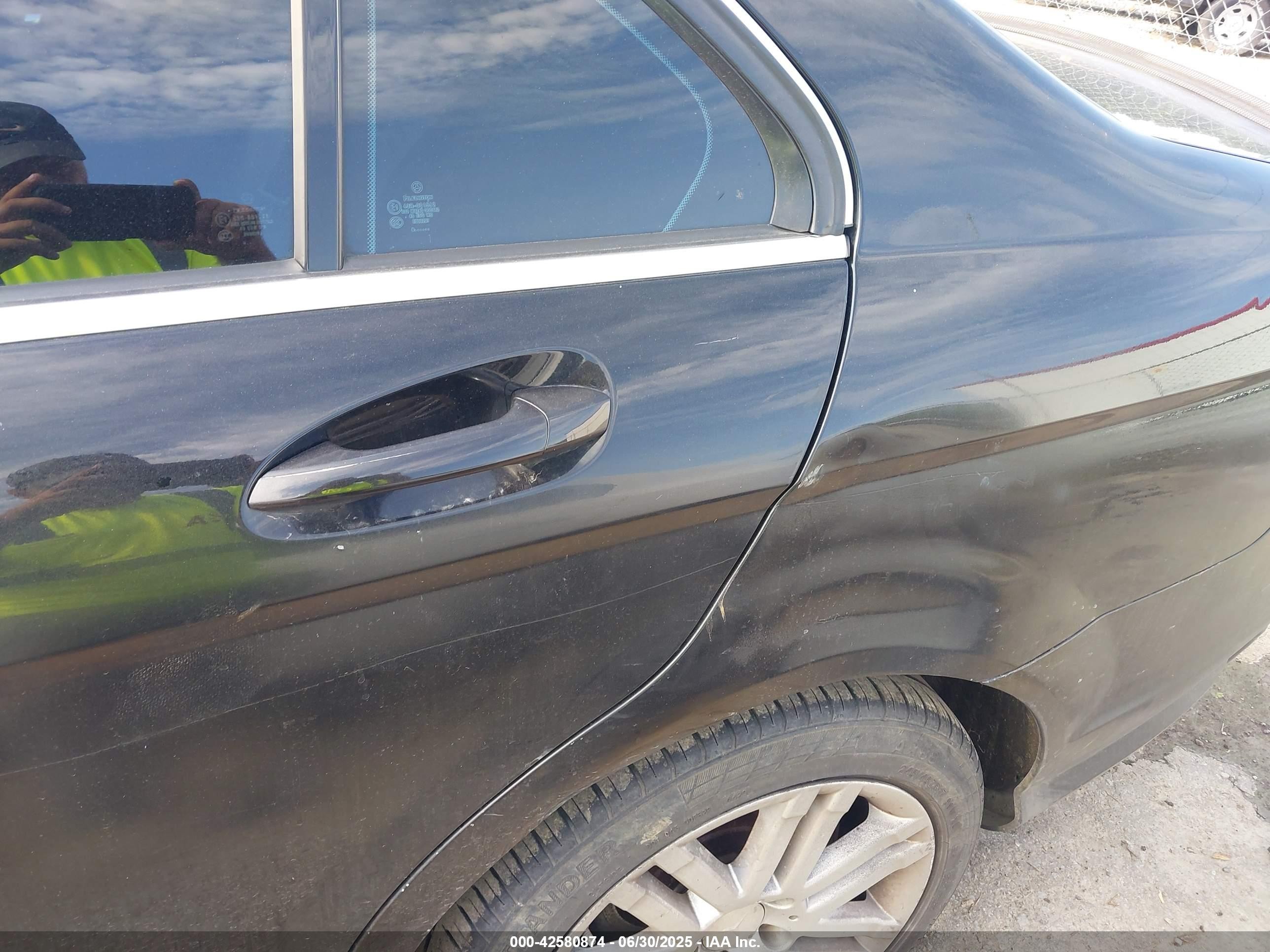 2009 Mercedes-benz C 300 Luxury 4matic/sport 4matic Black vin: WDDGF81X19R078261