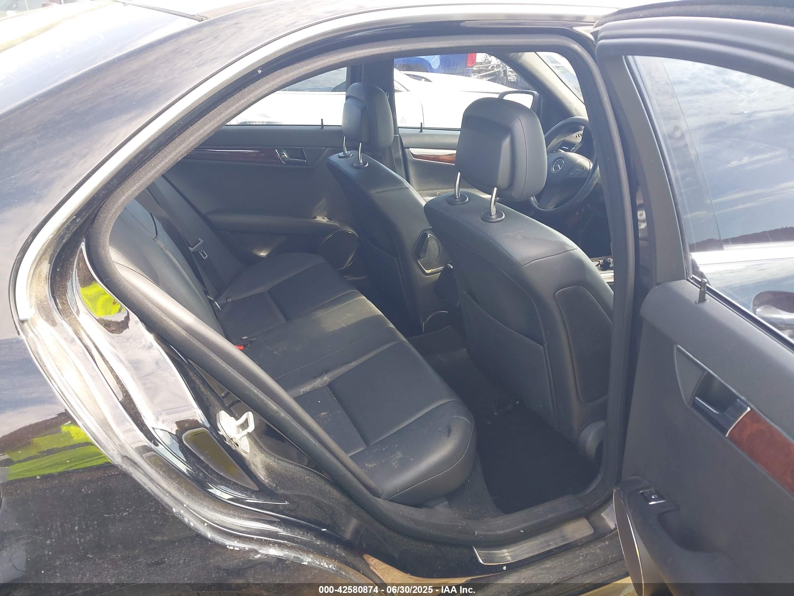 2009 Mercedes-benz C 300 Luxury 4matic/sport 4matic Black vin: WDDGF81X19R078261