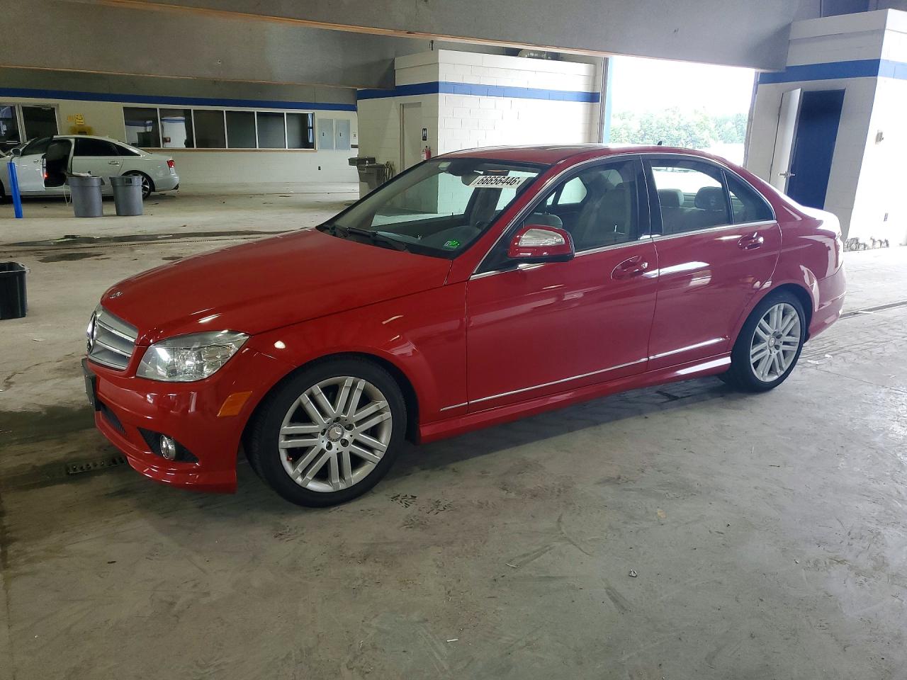 2009 Mercedes-benz 300-class Red vin: WDDGF81X19R083525
