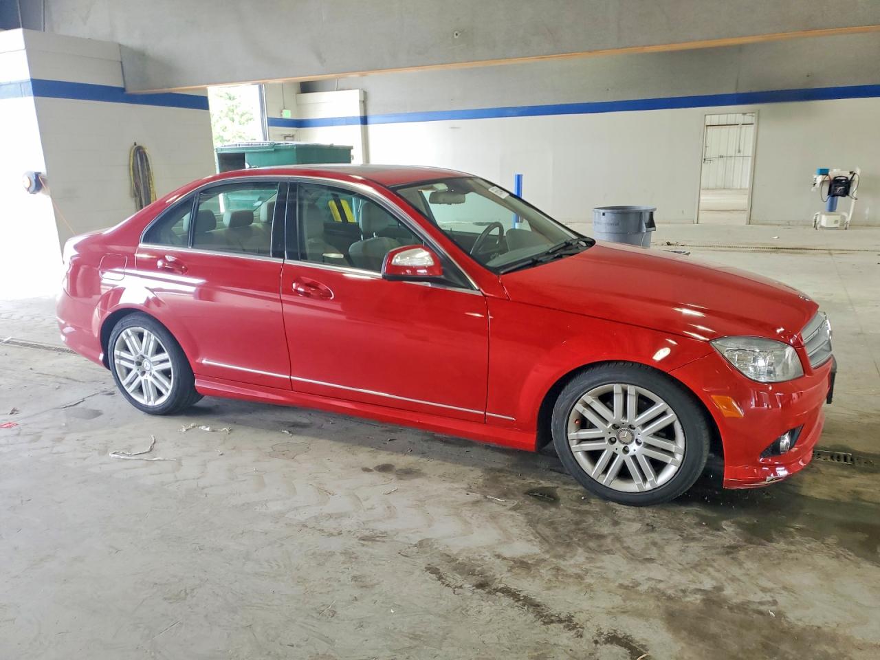 2009 Mercedes-benz 300-class Red vin: WDDGF81X19R083525