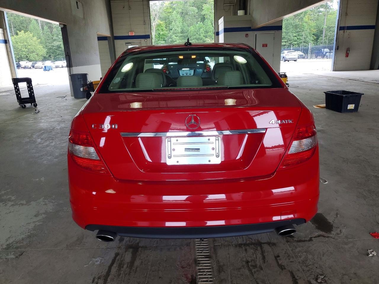 2009 Mercedes-benz 300-class Red vin: WDDGF81X19R083525