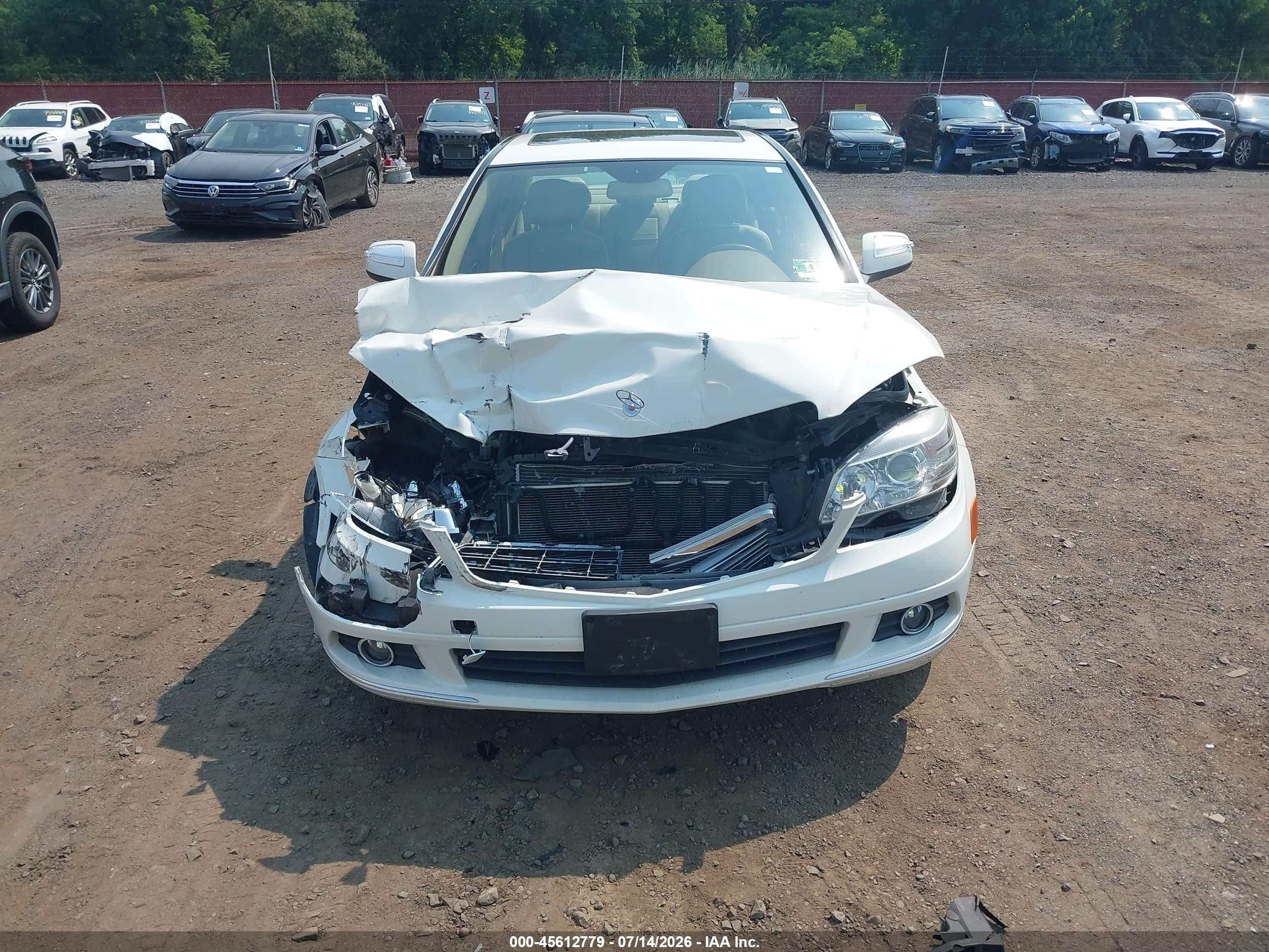 2008 Mercedes-benz C 300 Luxury 4matic/sport 4matic Белый vin: WDDGF81X28F055040