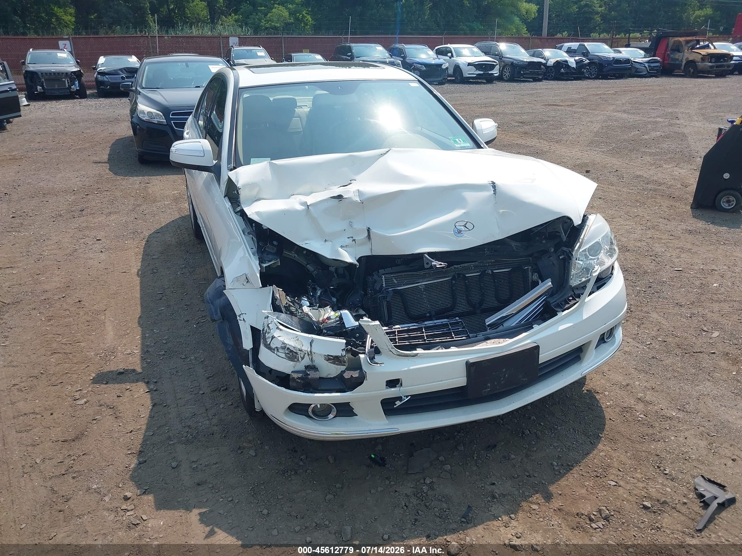 2008 Mercedes-benz C 300 Luxury 4matic/sport 4matic Белый vin: WDDGF81X28F055040