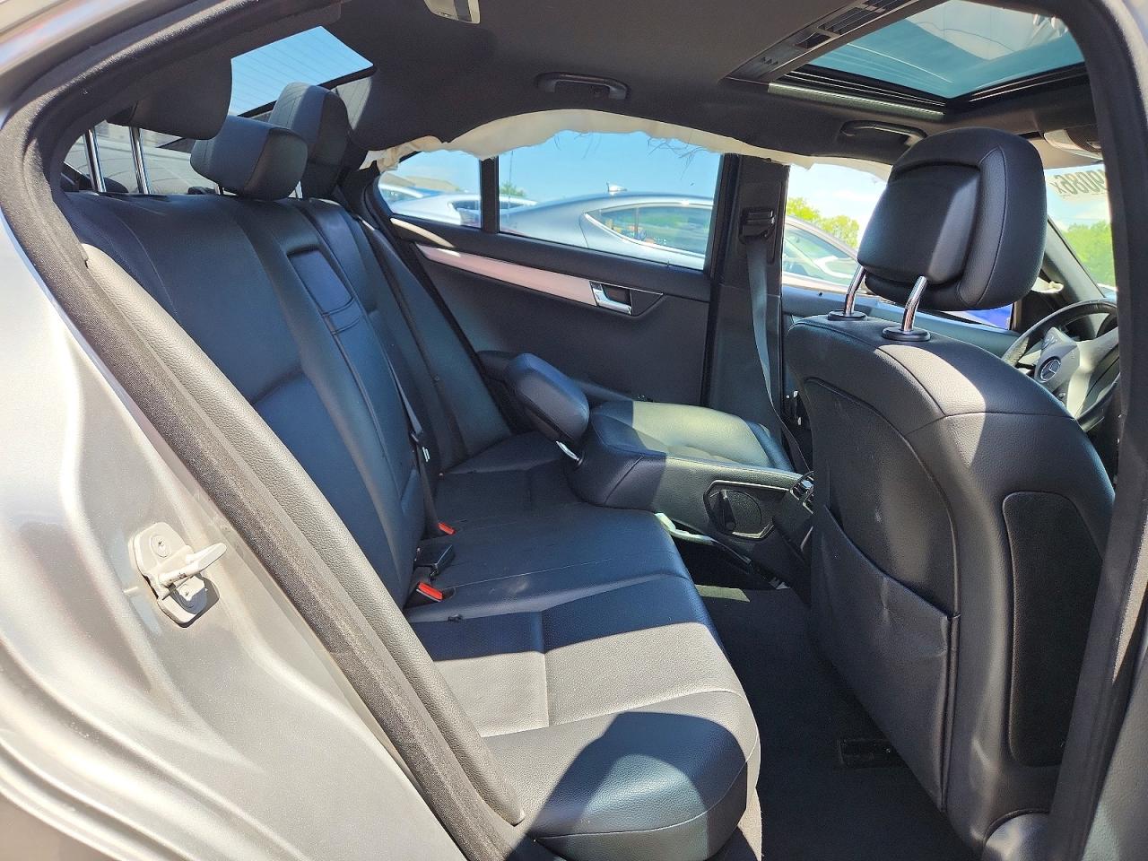 2008 Mercedes-benz C 300 4matic Gray vin: WDDGF81X28F070170