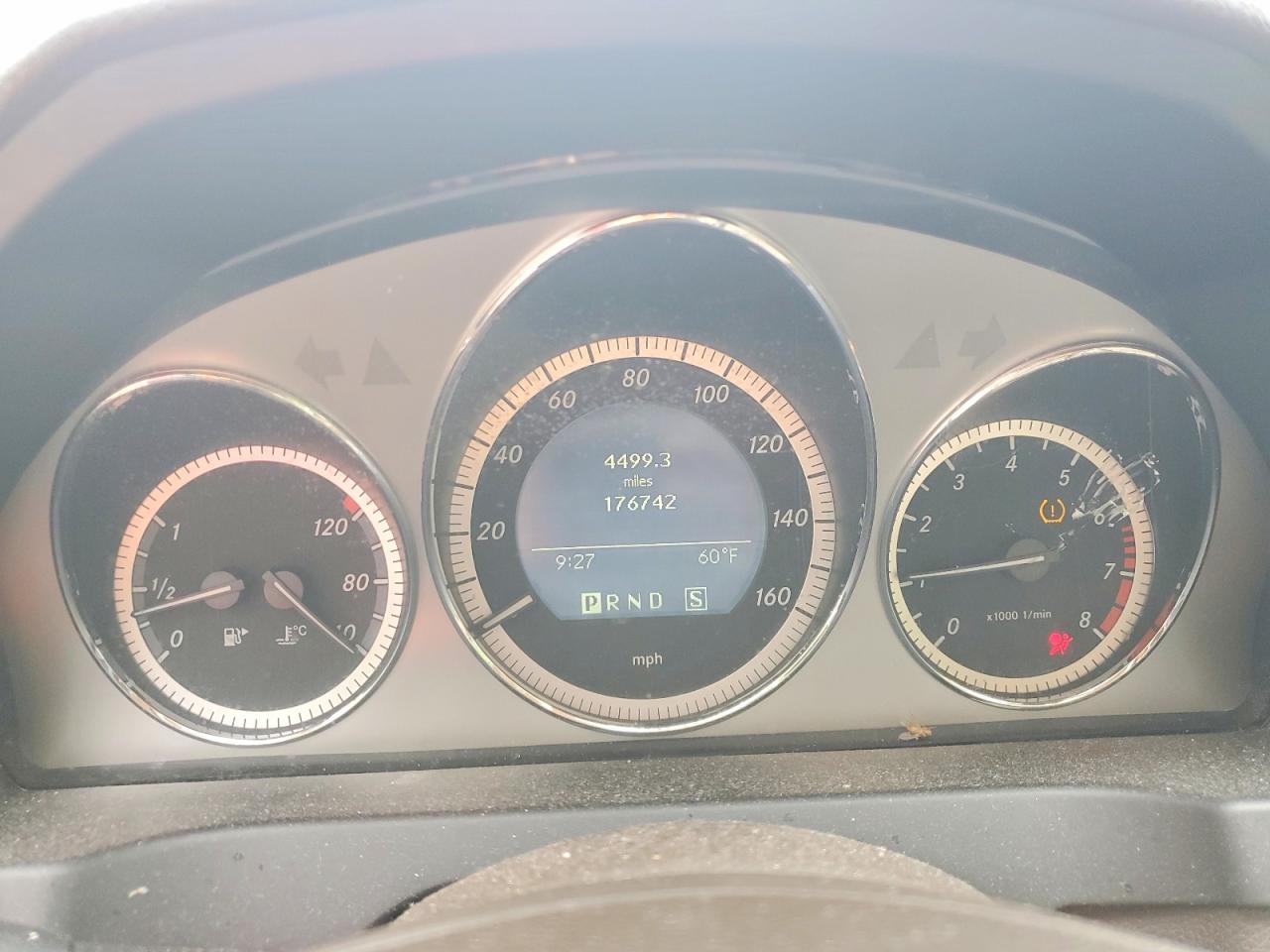 2009 Mercedes-benz C 300 4matic Red vin: WDDGF81X29F220649