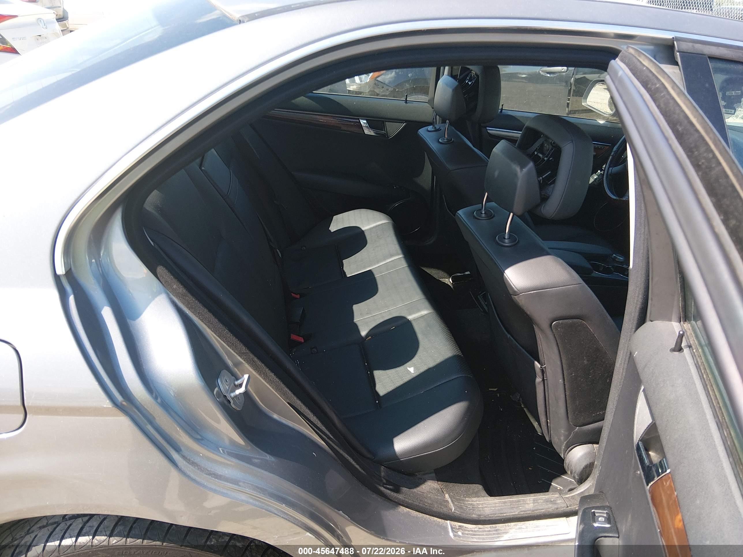 2009 Mercedes-benz C 300   Gray vin: WDDGF81X29R042692
