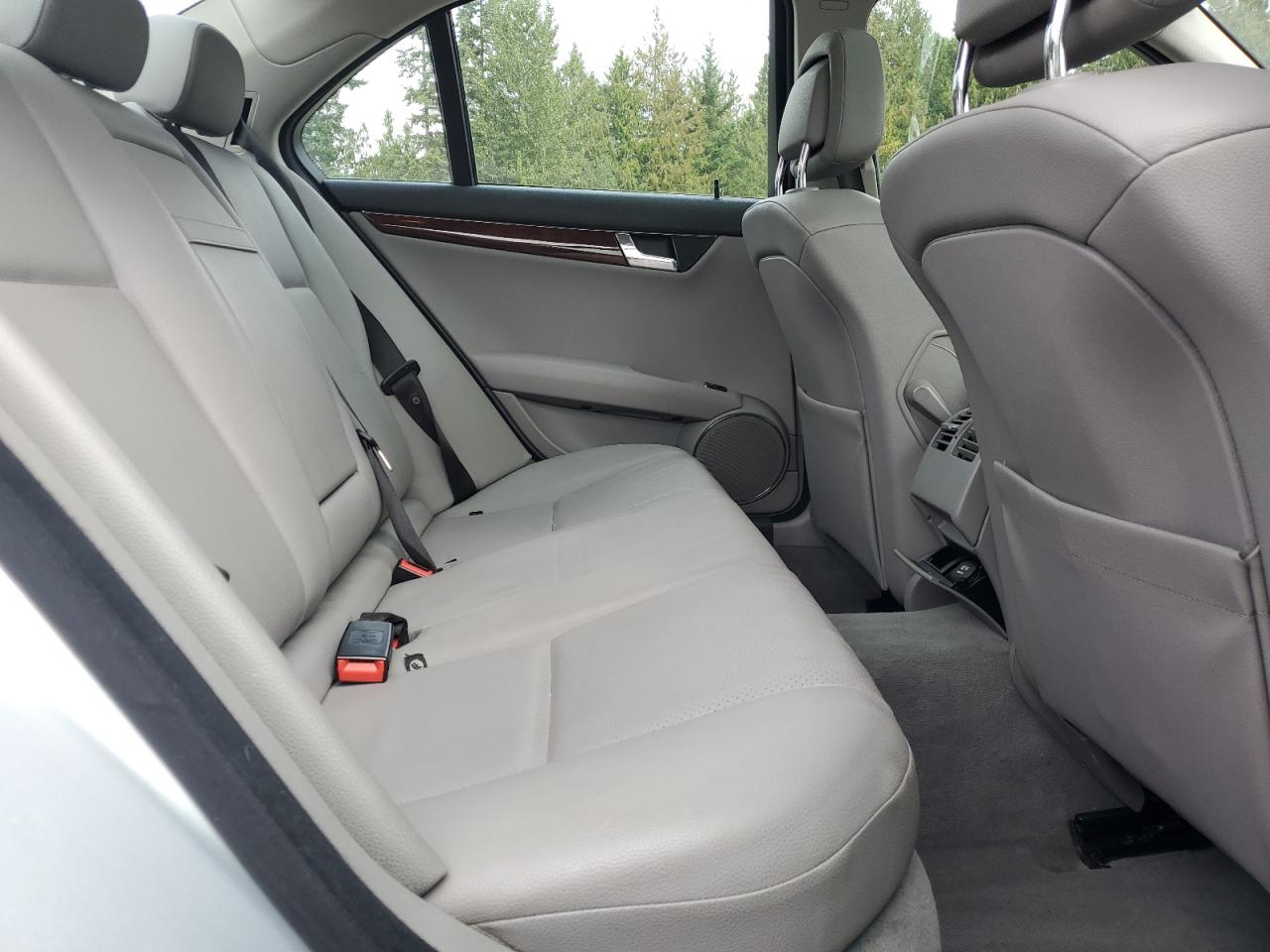 2008 Mercedes-benz C 300 4matic Silver vin: WDDGF81X38F150903