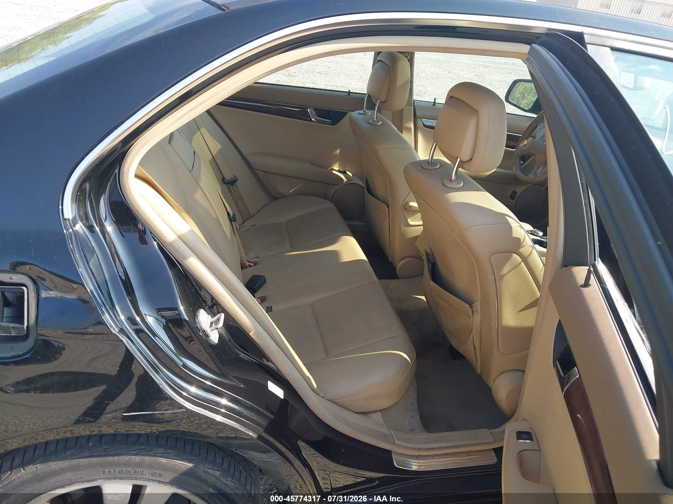 2008 Mercedes-benz C 300   Черный vin: WDDGF81X38F191516