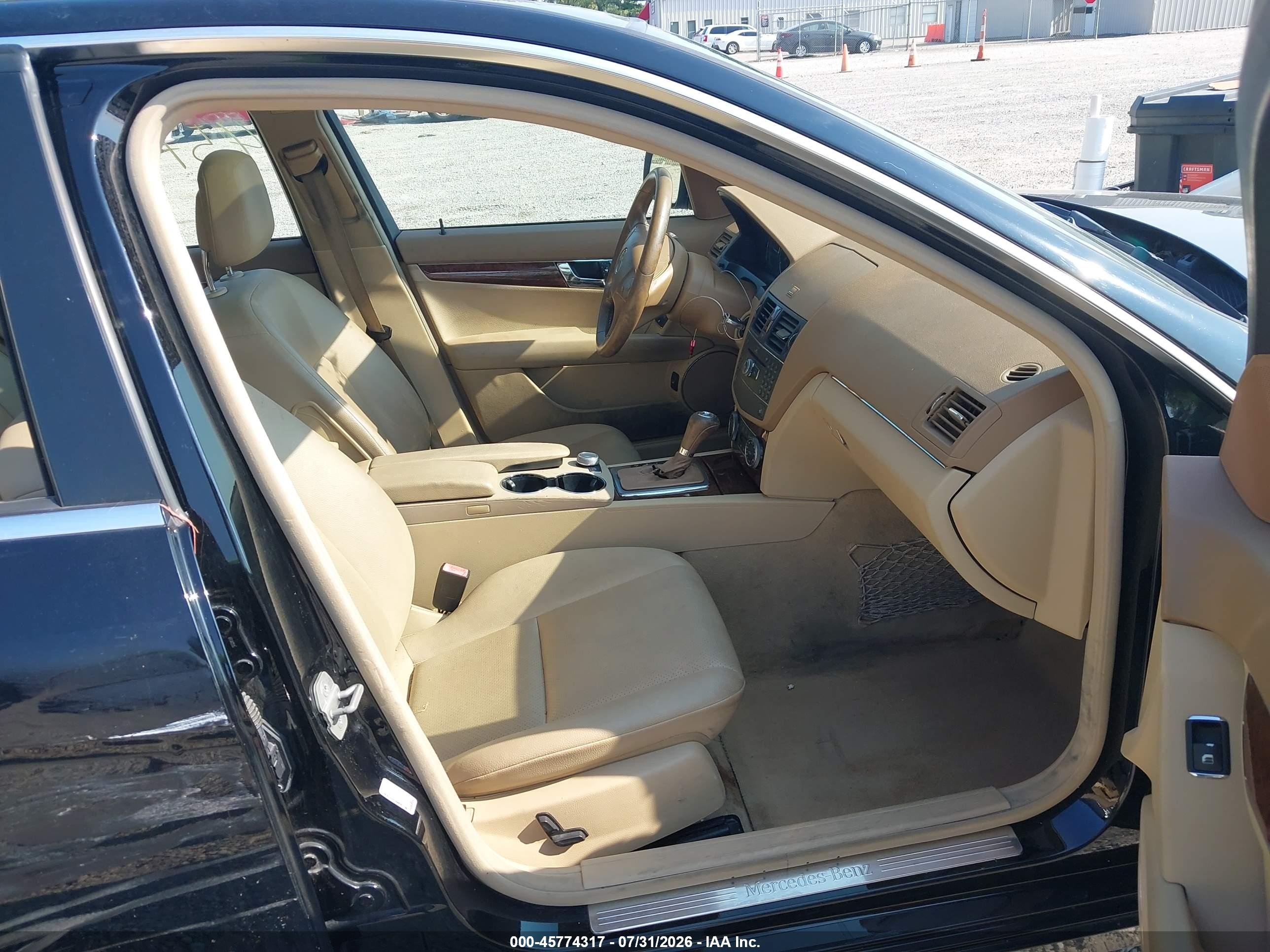 2008 Mercedes-benz C 300   Черный vin: WDDGF81X38F191516
