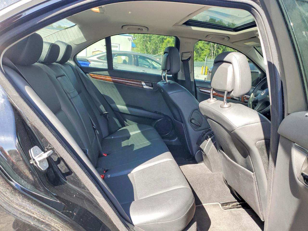 2009 Mercedes-benz C 300 4matic Black vin: WDDGF81X49F208096
