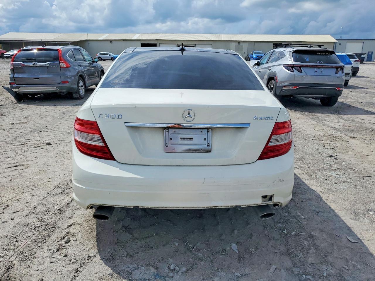 2009 Mercedes-benz C 300 4matic White vin: WDDGF81X49F221561