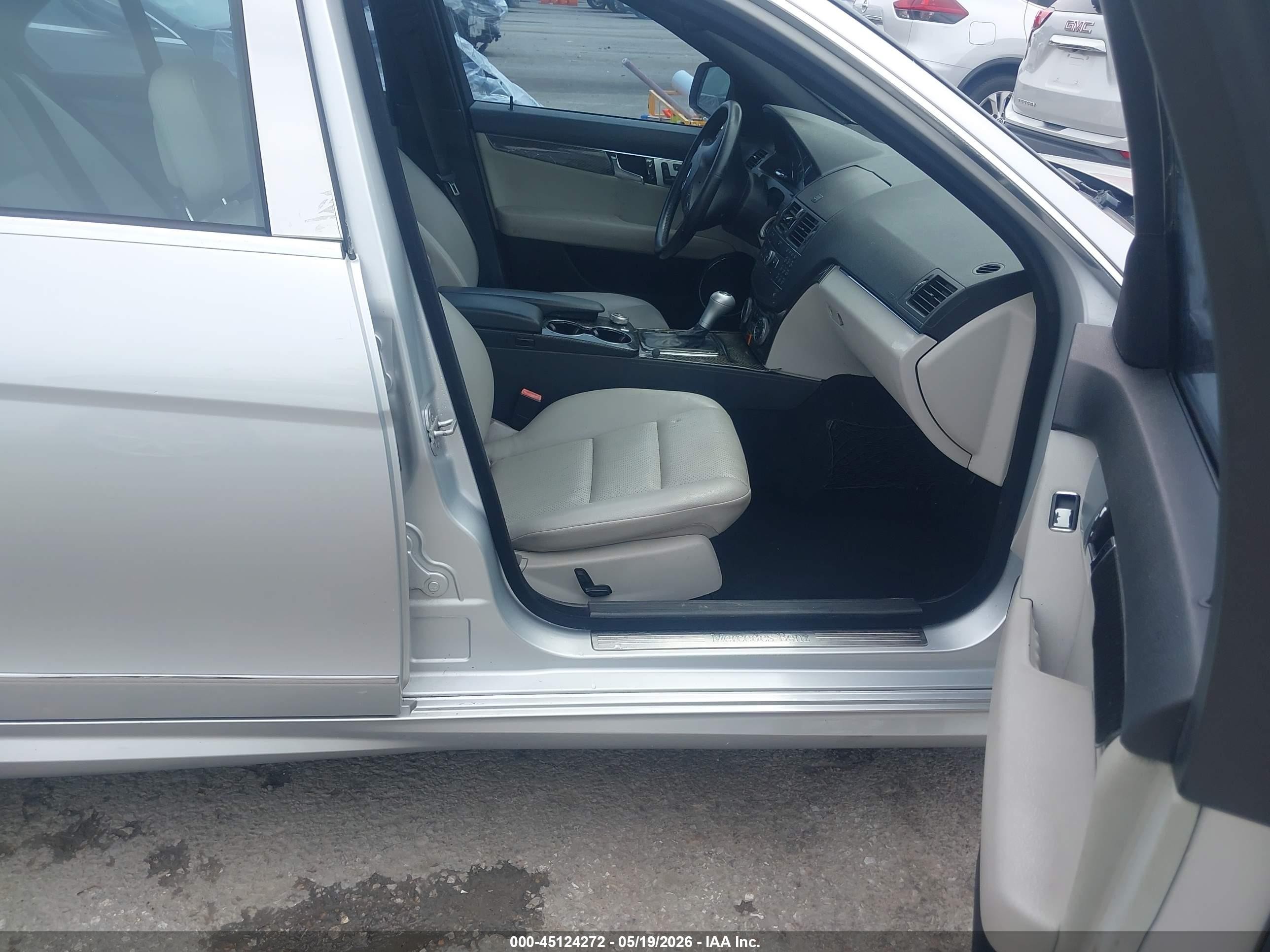 2009 Mercedes-benz C 300 Sport 4matic Silver vin: WDDGF81X49F266810