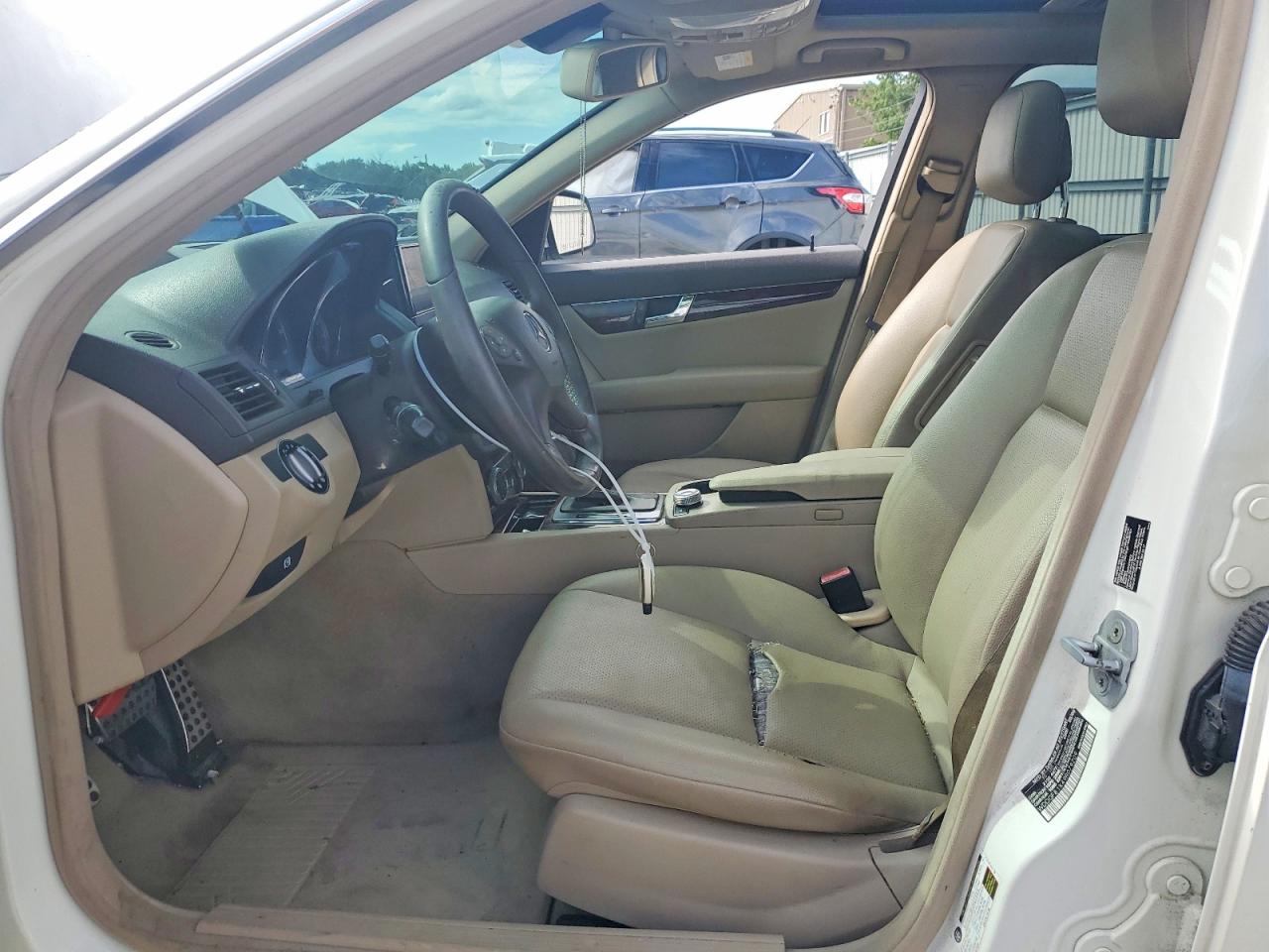 2009 Mercedes-benz C 300 4matic White vin: WDDGF81X49R079209