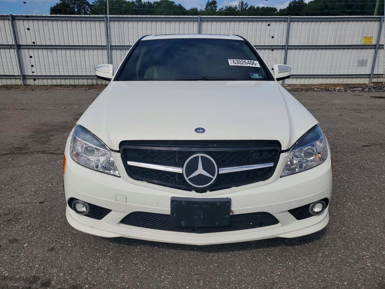 2009 Mercedes-benz C 300 4matic White vin: WDDGF81X49R079209