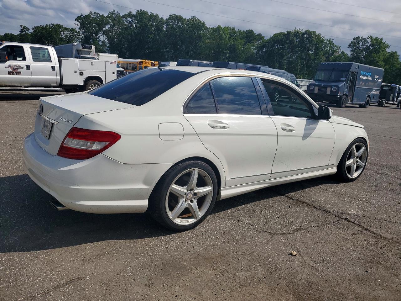 2009 Mercedes-benz C 300 4matic White vin: WDDGF81X49R079209