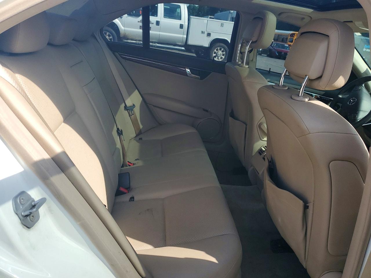 2009 Mercedes-benz C 300 4matic White vin: WDDGF81X49R079209
