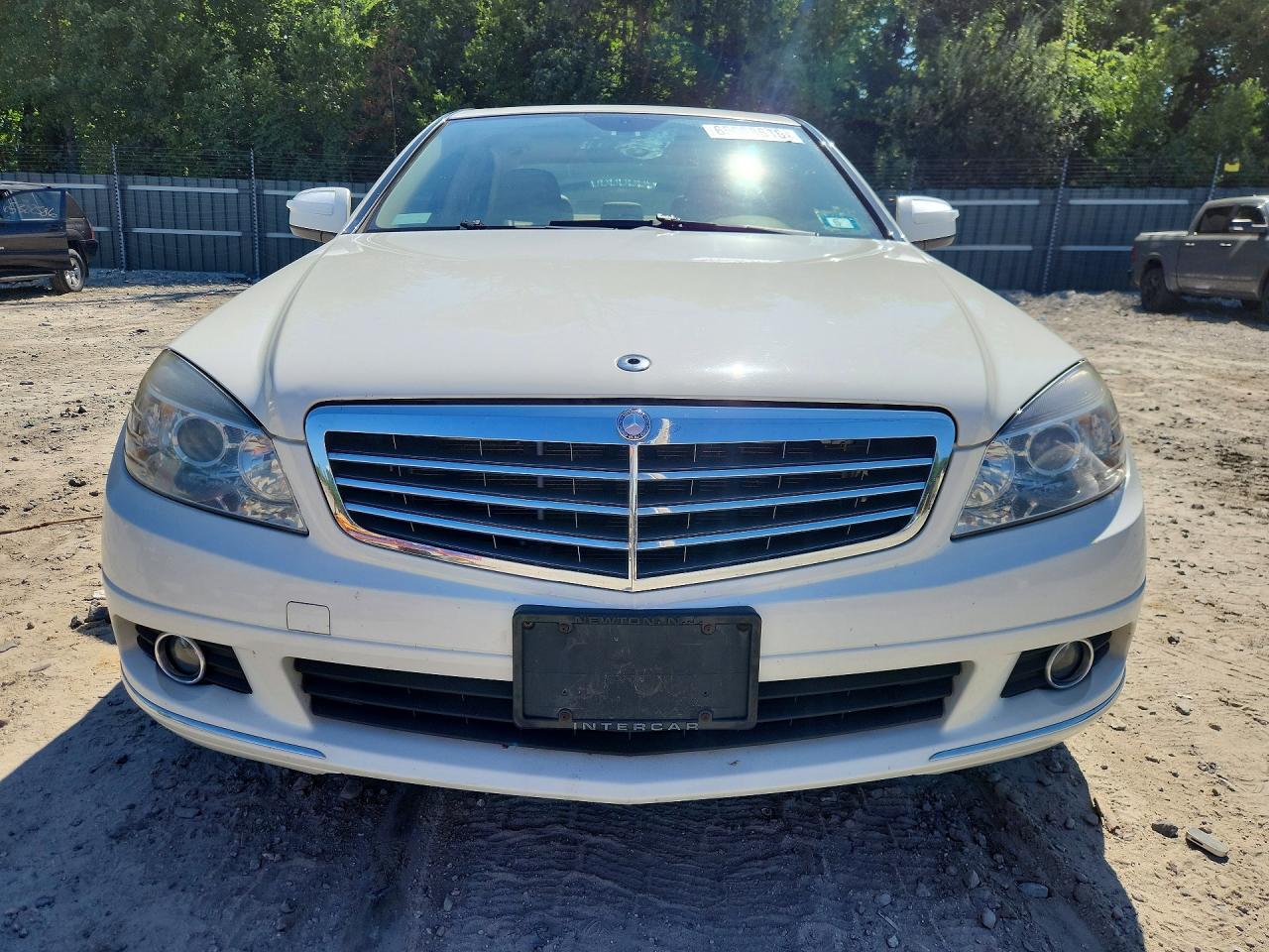 2008 Mercedes-benz C 300 4matic White vin: WDDGF81X58F126294