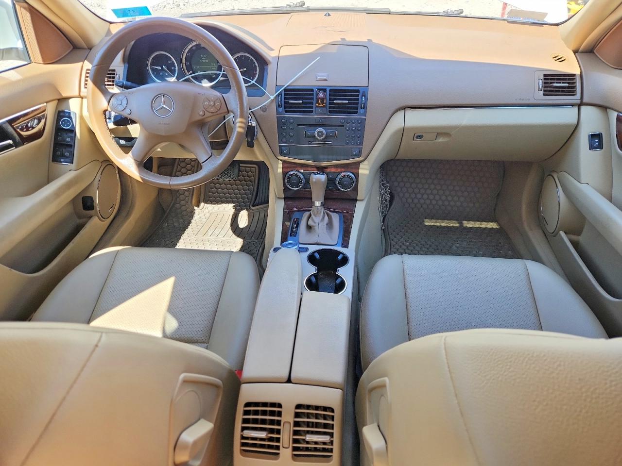 2008 Mercedes-benz C 300 4matic White vin: WDDGF81X58F126294