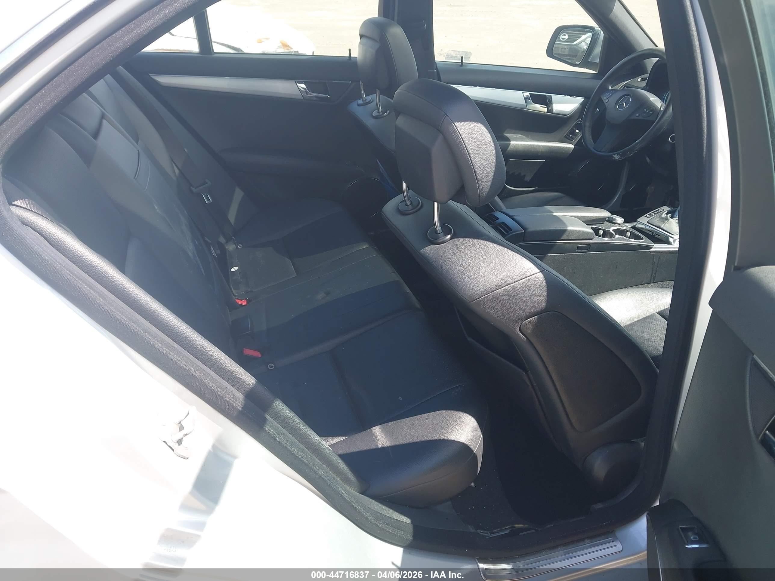 2008 Mercedes-benz C 300   Серебряный vin: WDDGF81X58F171994