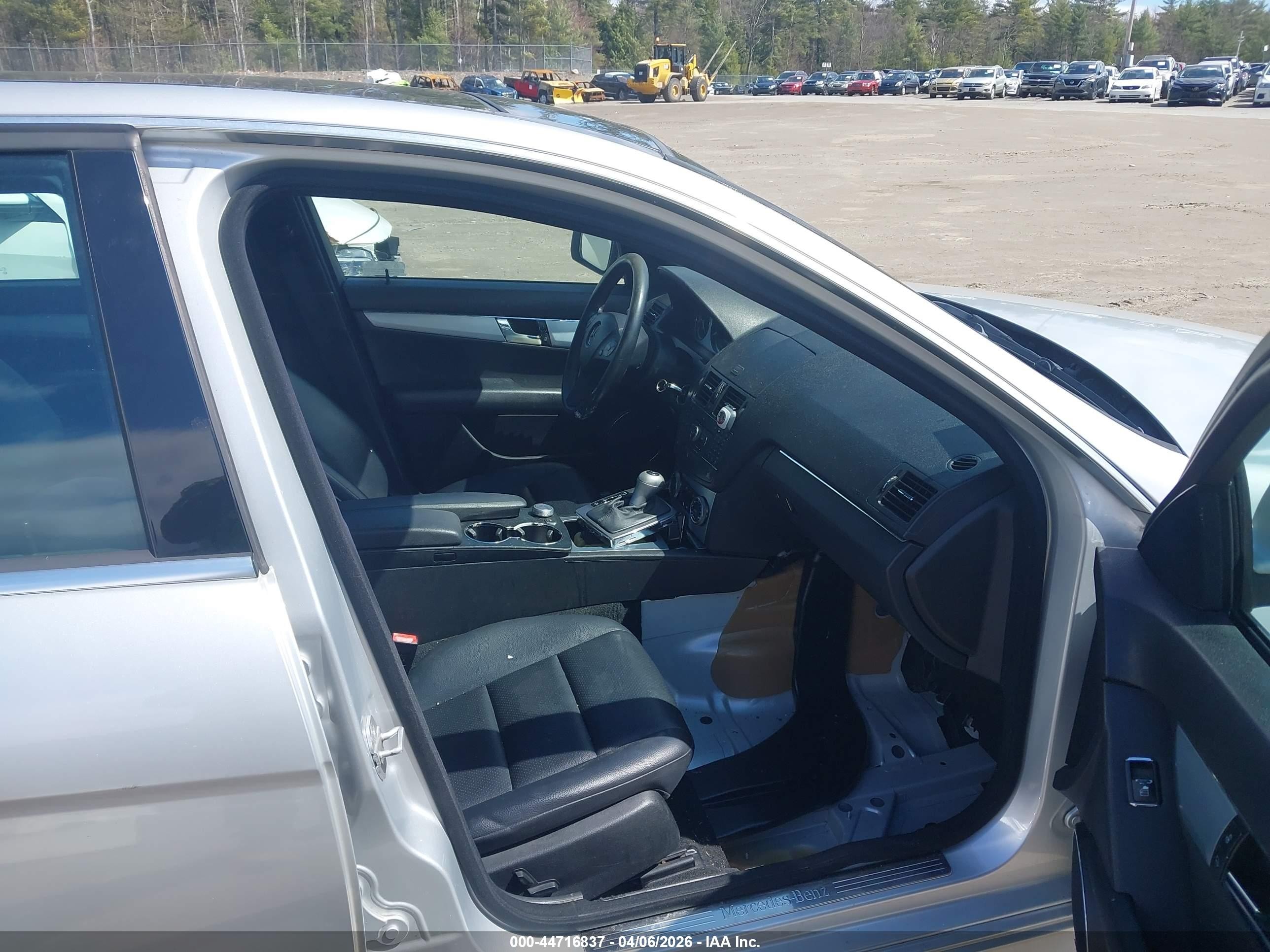 2008 Mercedes-benz C 300   Серебряный vin: WDDGF81X58F171994