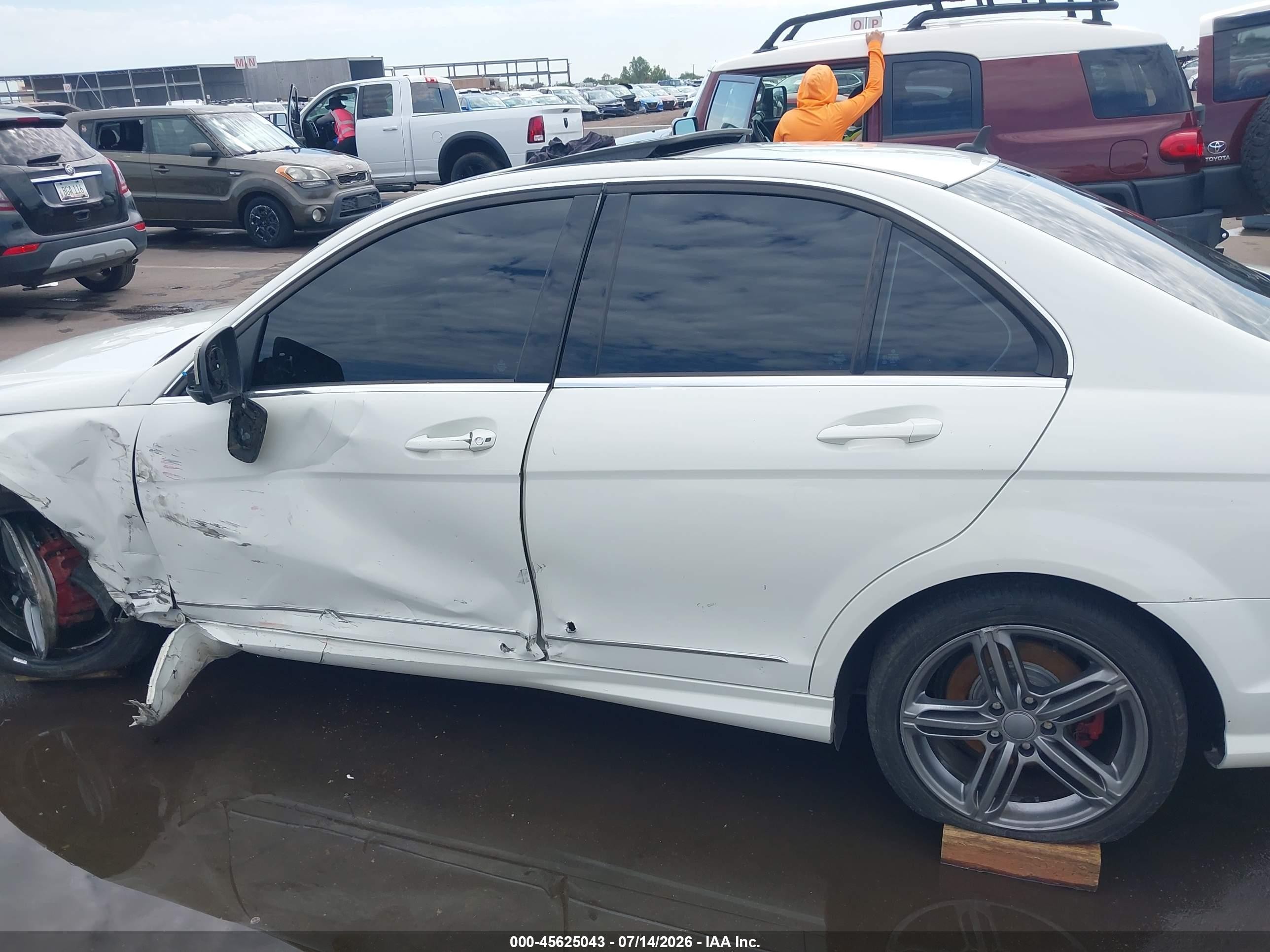 2008 Mercedes-benz C 300 Luxury 4matic/sport 4matic White vin: WDDGF81X58F172241