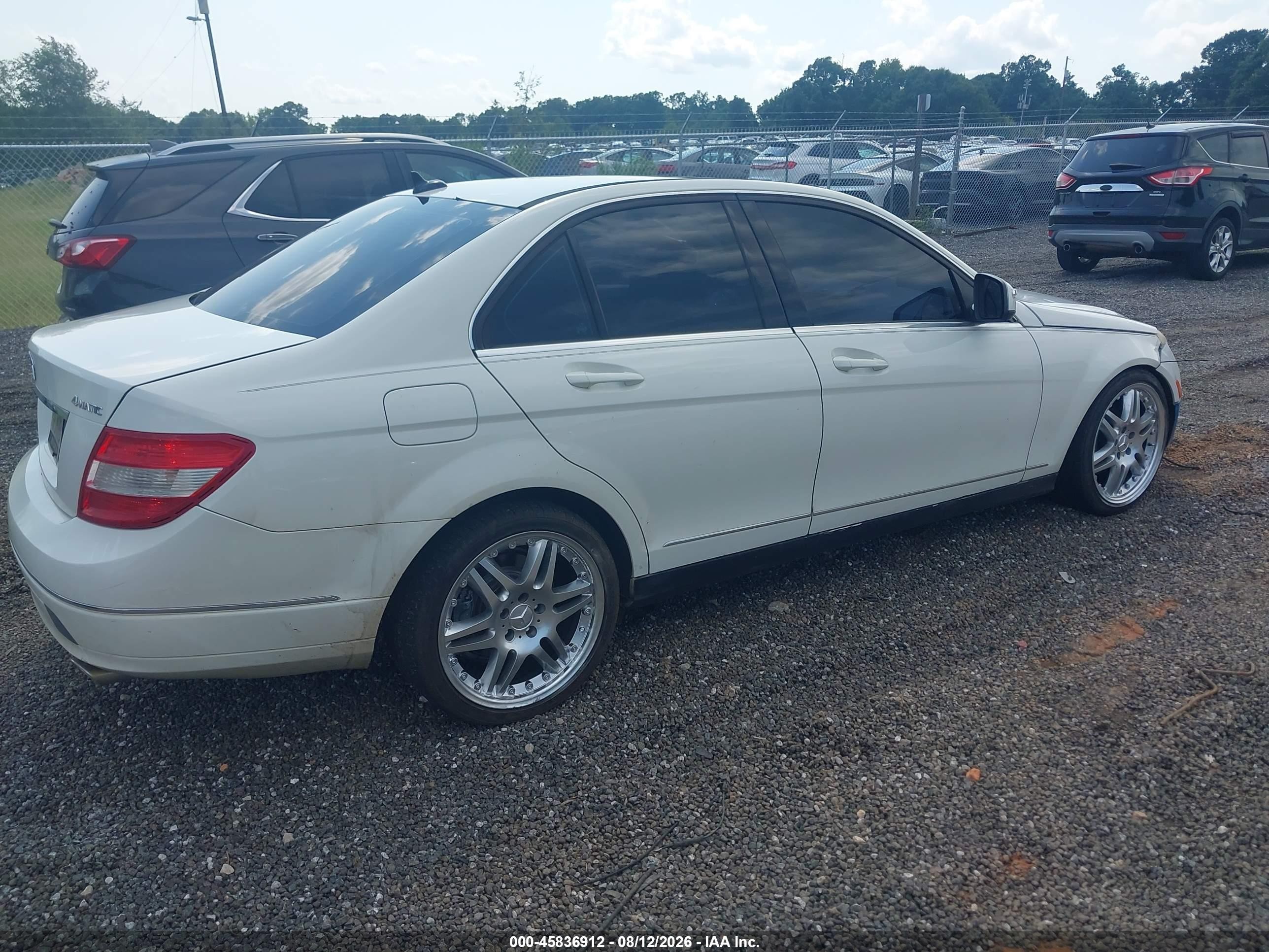 2009 Mercedes-benz C 300 Luxury 4matic White vin: WDDGF81X59R058174