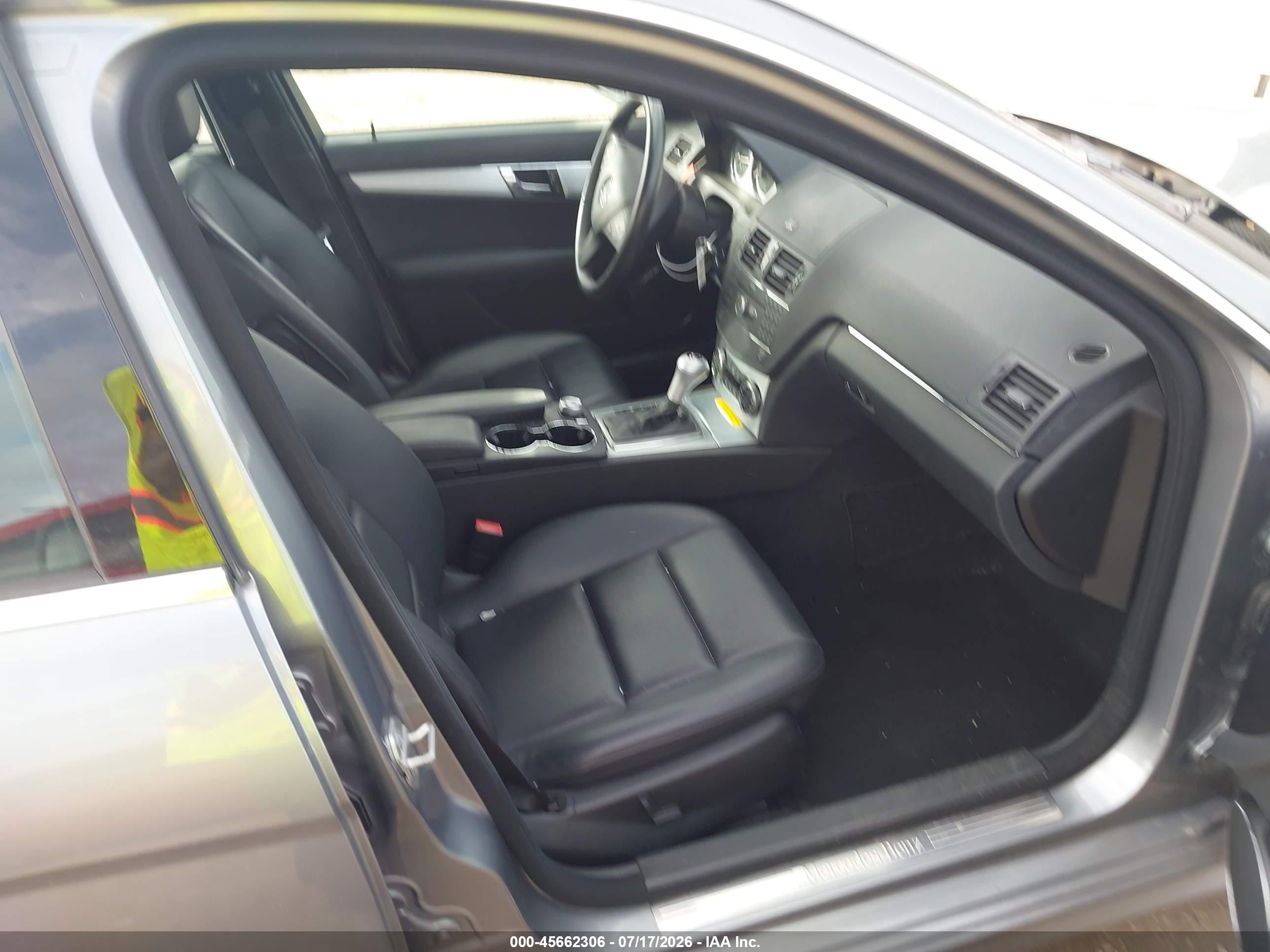 2008 Mercedes-benz C 300 Luxury 4matic/sport 4matic Серебряный vin: WDDGF81X68F194488