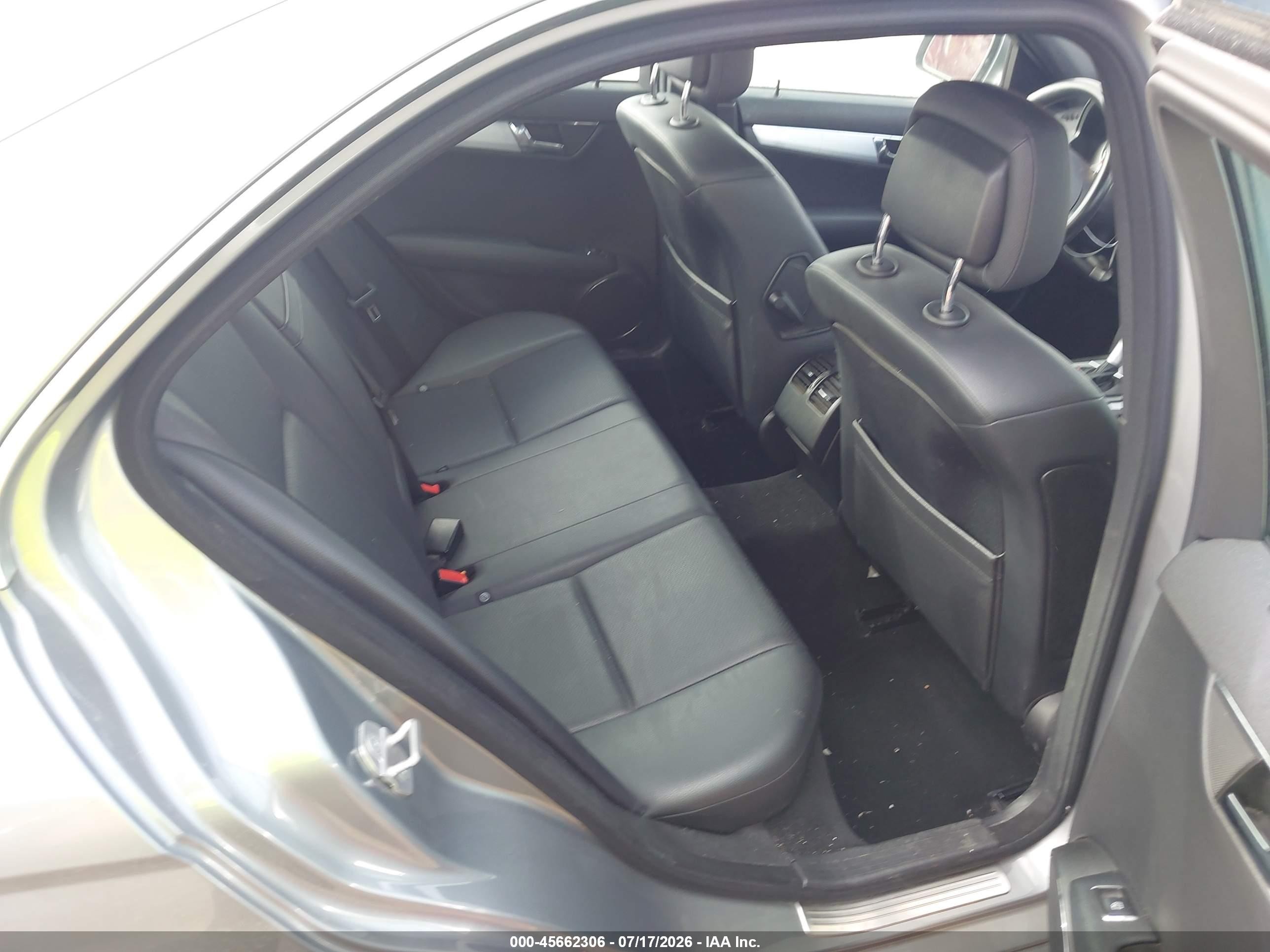 2008 Mercedes-benz C 300 Luxury 4matic/sport 4matic Серебряный vin: WDDGF81X68F194488