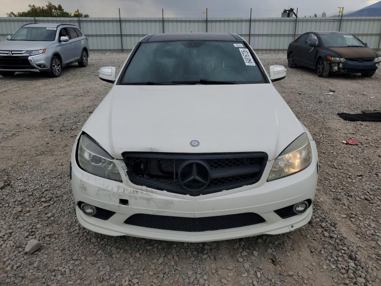 2009 Mercedes-benz C 300 4matic White vin: WDDGF81X69F243562
