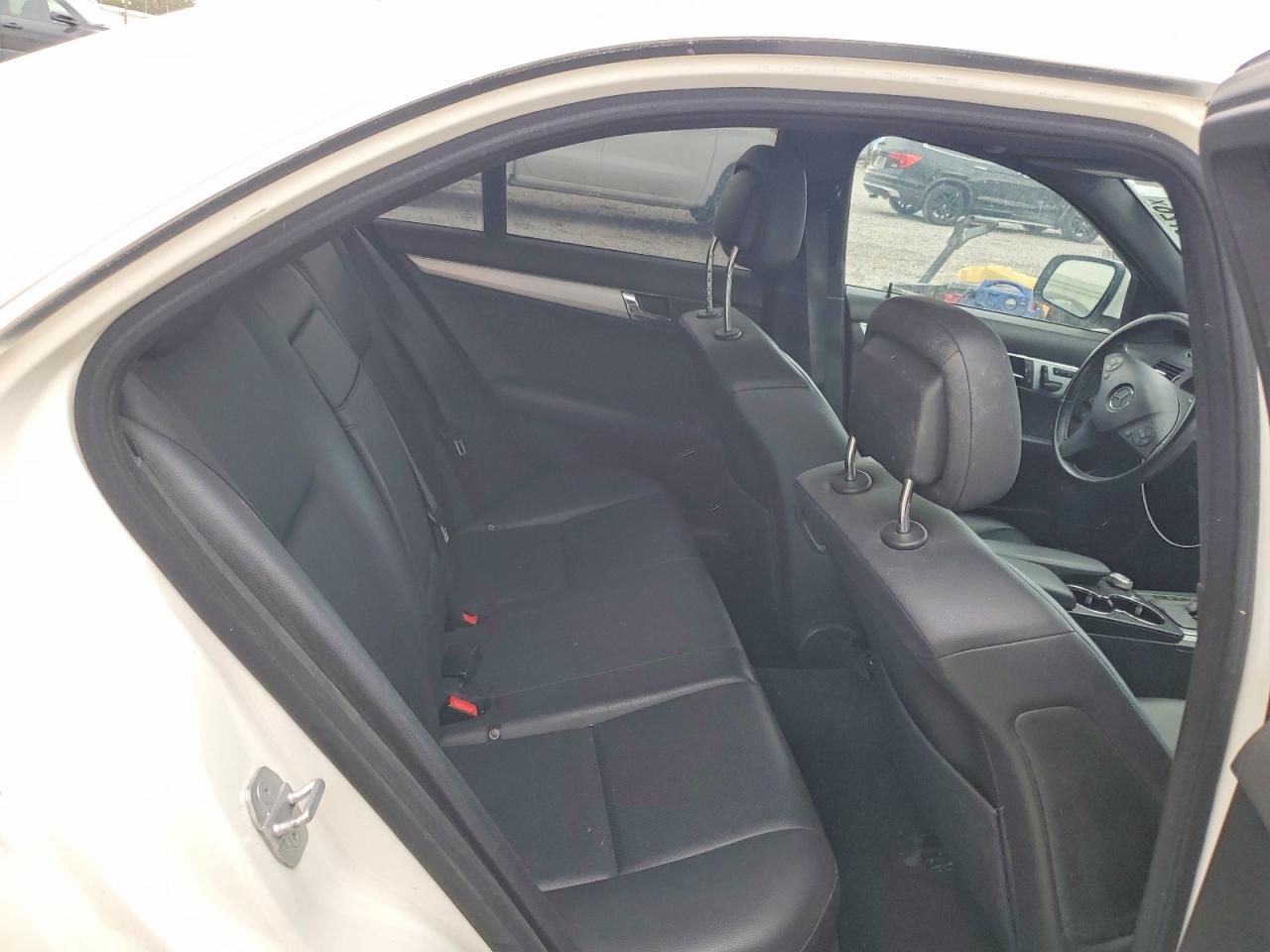 2009 Mercedes-benz C 300 4matic White vin: WDDGF81X69F243562