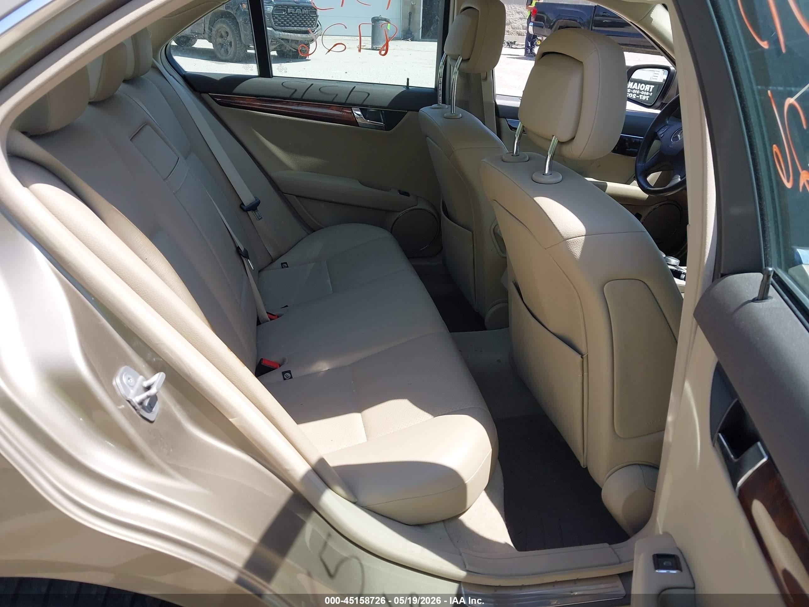 2009 Mercedes-benz C 300 Luxury 4matic/sport 4matic Желто-коричневый vin: WDDGF81X69F266940
