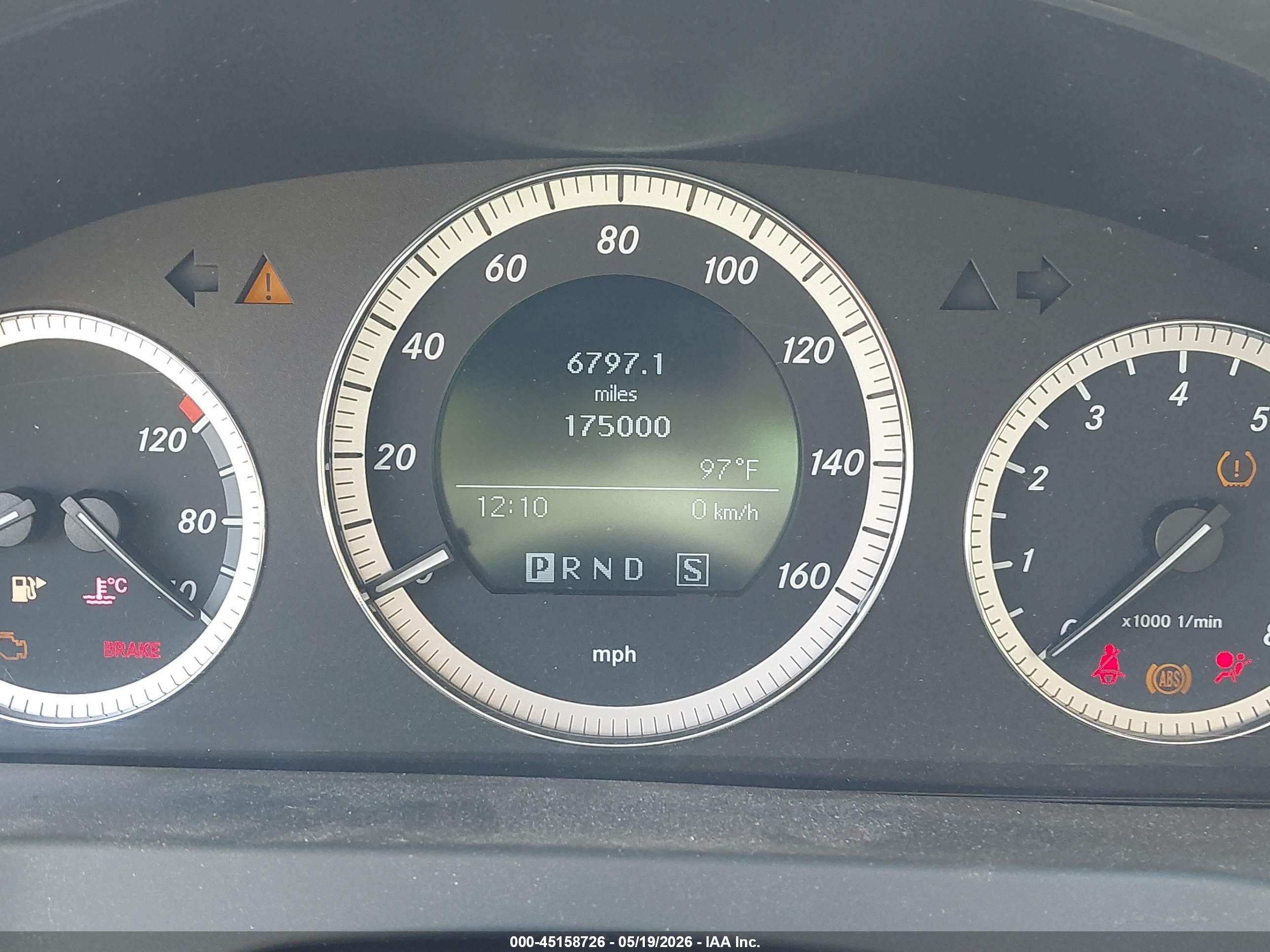 2009 Mercedes-benz C 300 Luxury 4matic/sport 4matic Желто-коричневый vin: WDDGF81X69F266940