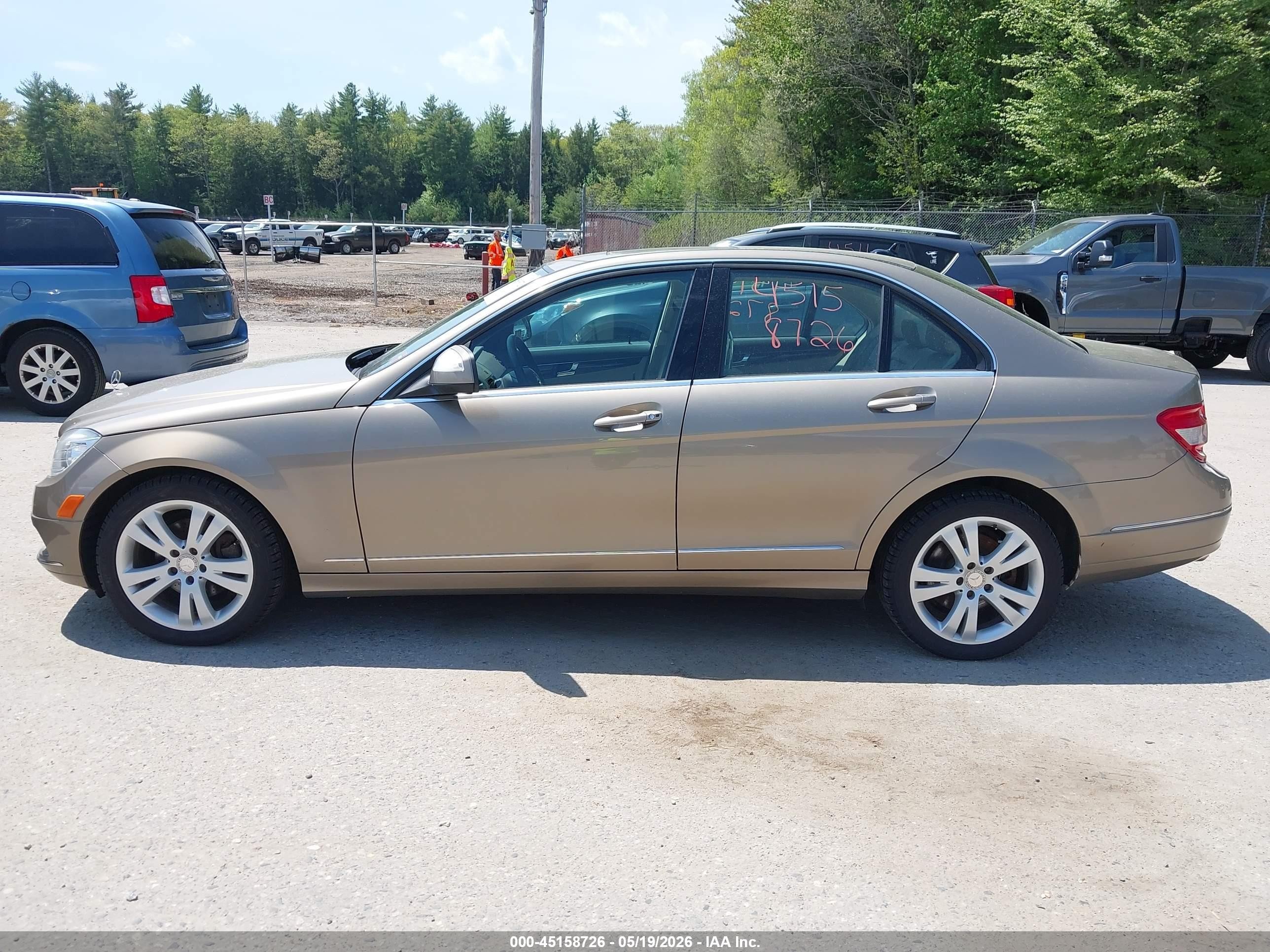 2009 Mercedes-benz C 300 Luxury 4matic/sport 4matic Желто-коричневый vin: WDDGF81X69F266940