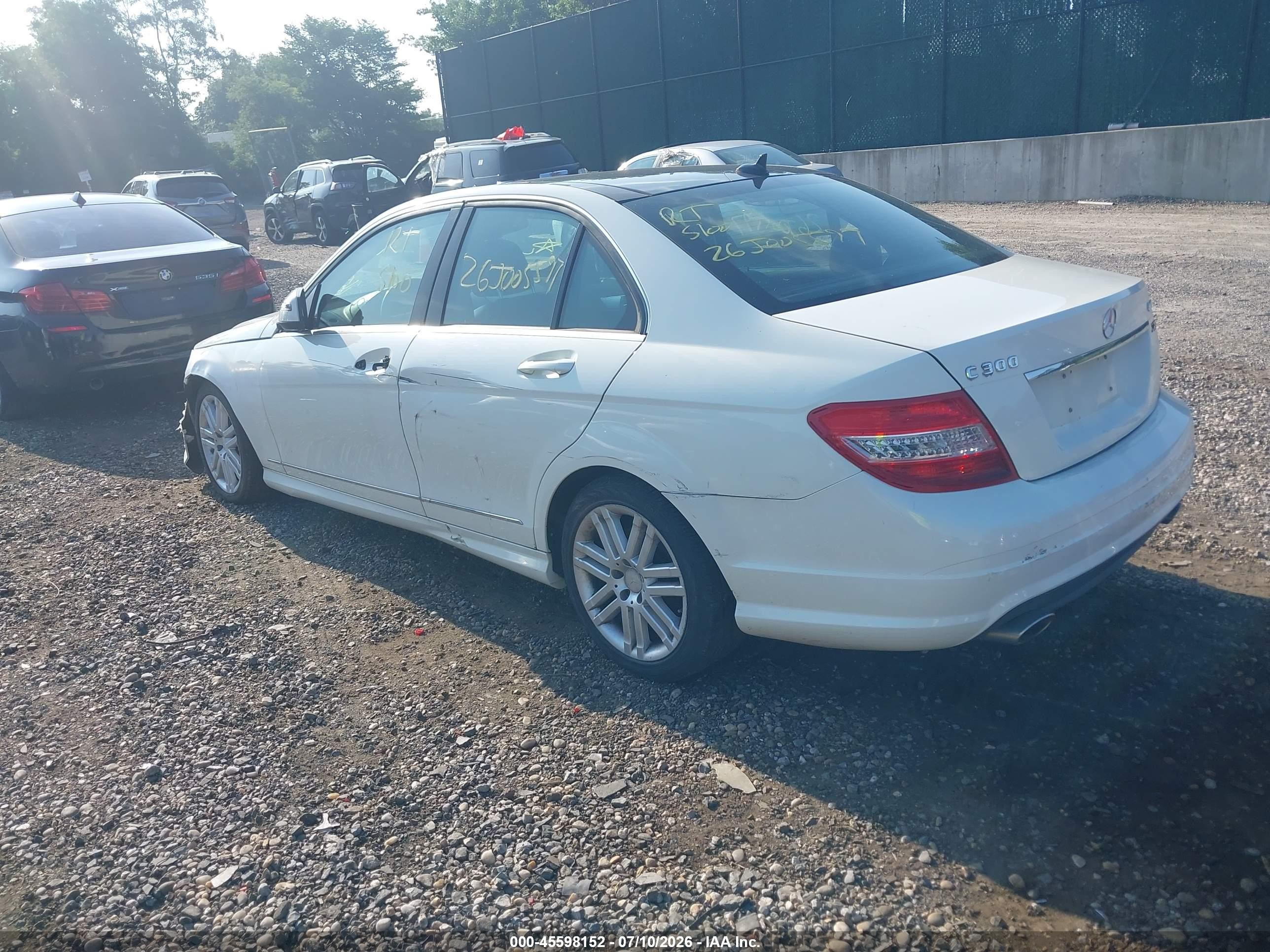 2009 Mercedes-benz C 300 Sport 4matic White vin: WDDGF81X69R071709