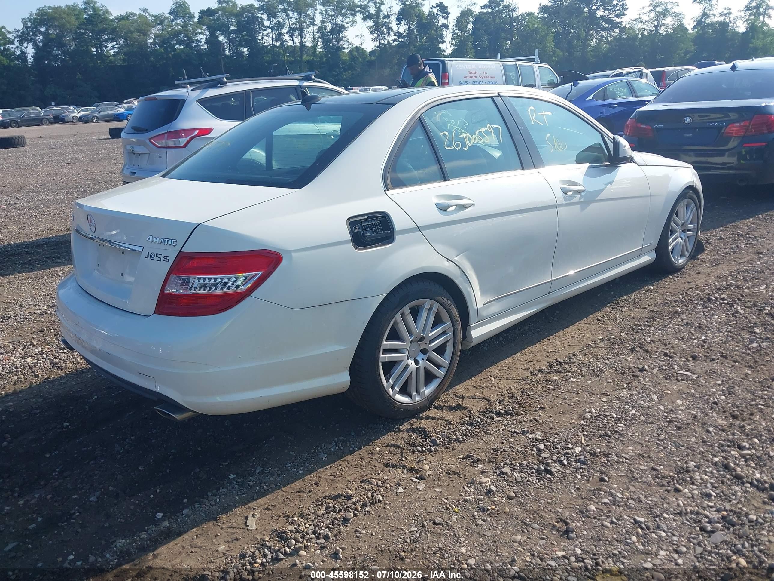 2009 Mercedes-benz C 300 Sport 4matic White vin: WDDGF81X69R071709
