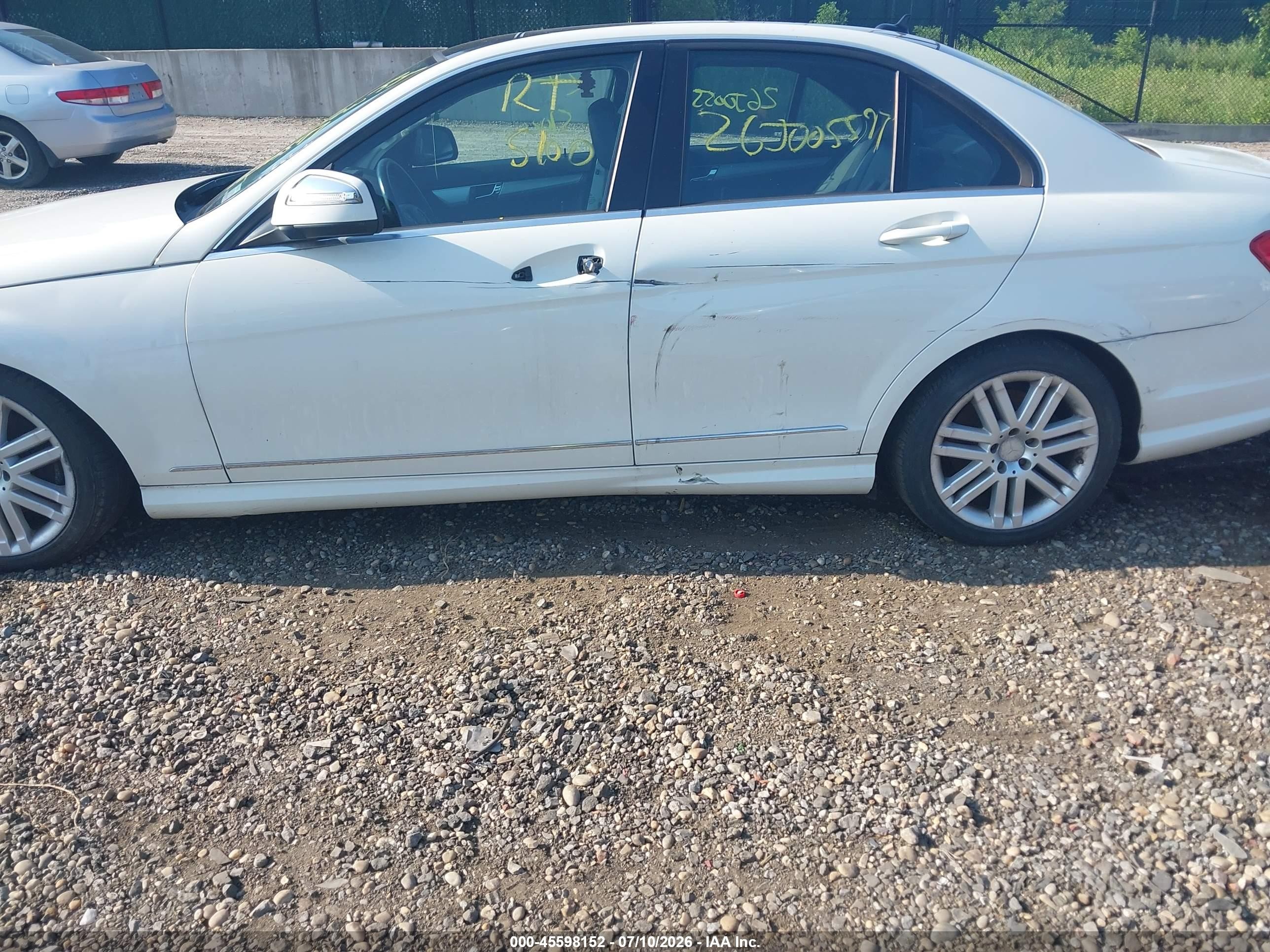 2009 Mercedes-benz C 300 Sport 4matic White vin: WDDGF81X69R071709