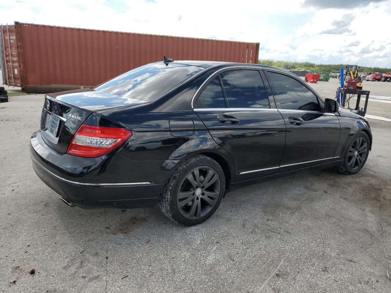 2008 Mercedes-benz C 300 4matic Черный vin: WDDGF81X78F083402