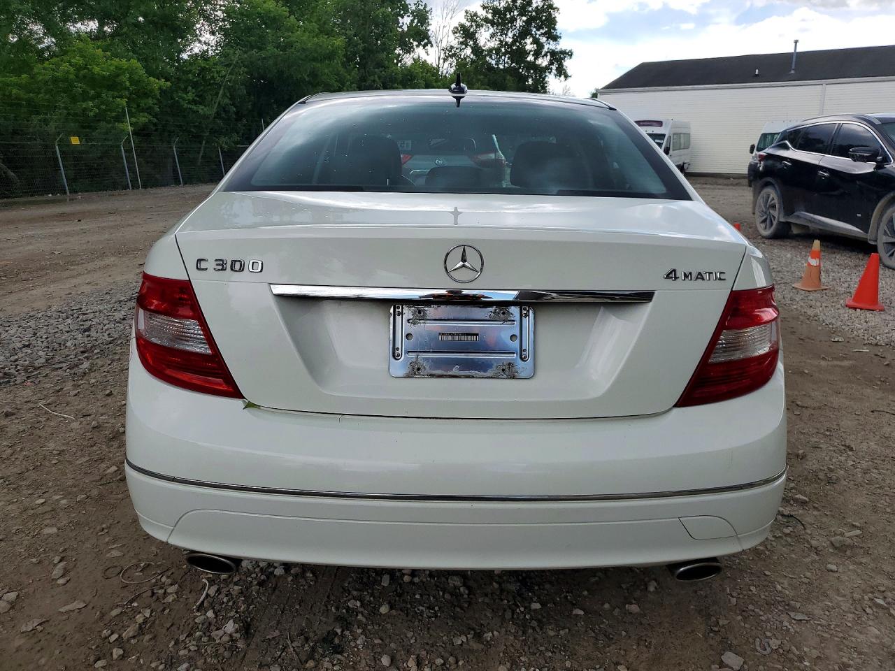 2009 Mercedes-benz C 300 4matic White vin: WDDGF81X79F198129