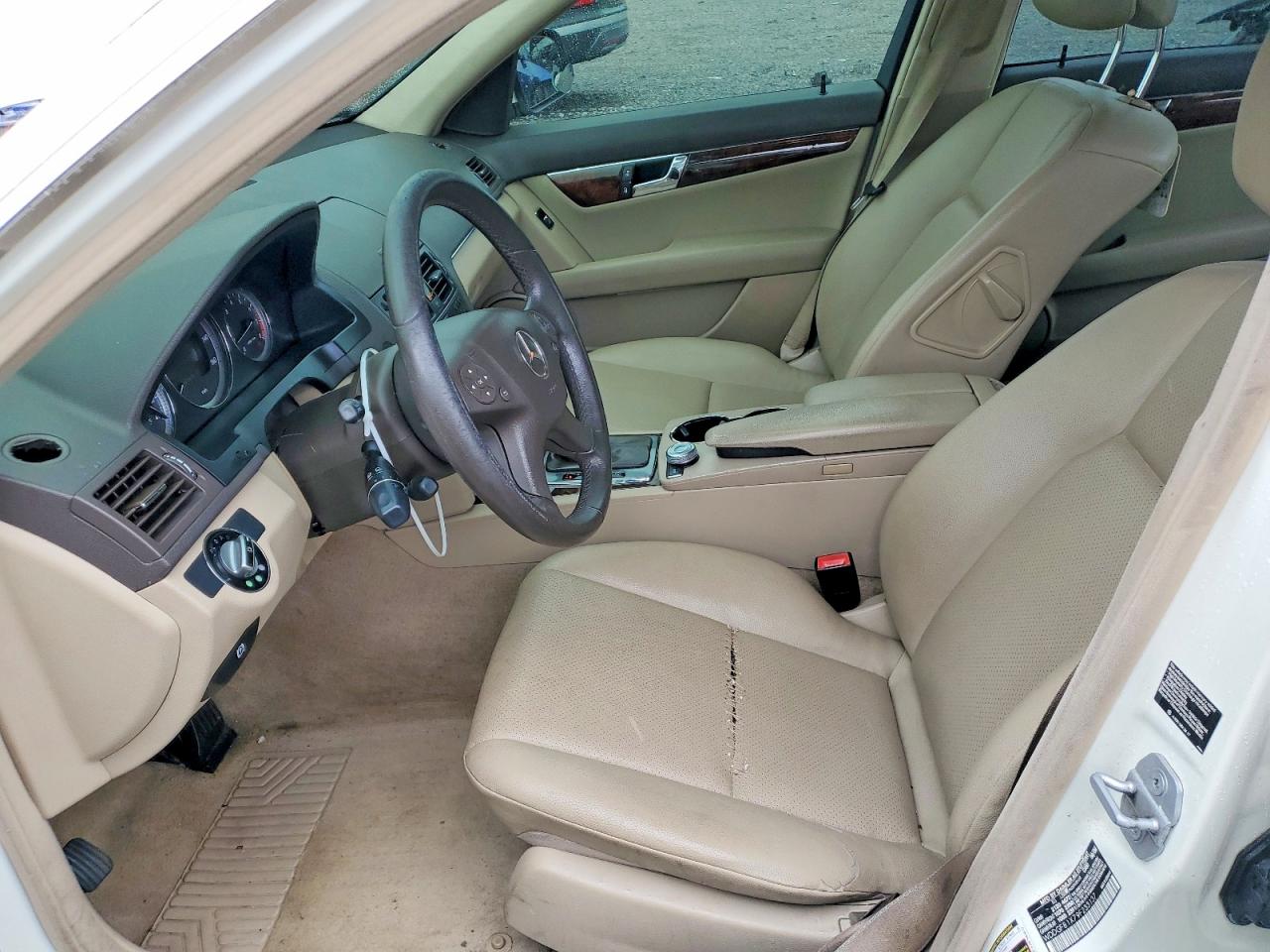 2009 Mercedes-benz C 300 4matic White vin: WDDGF81X79F233137